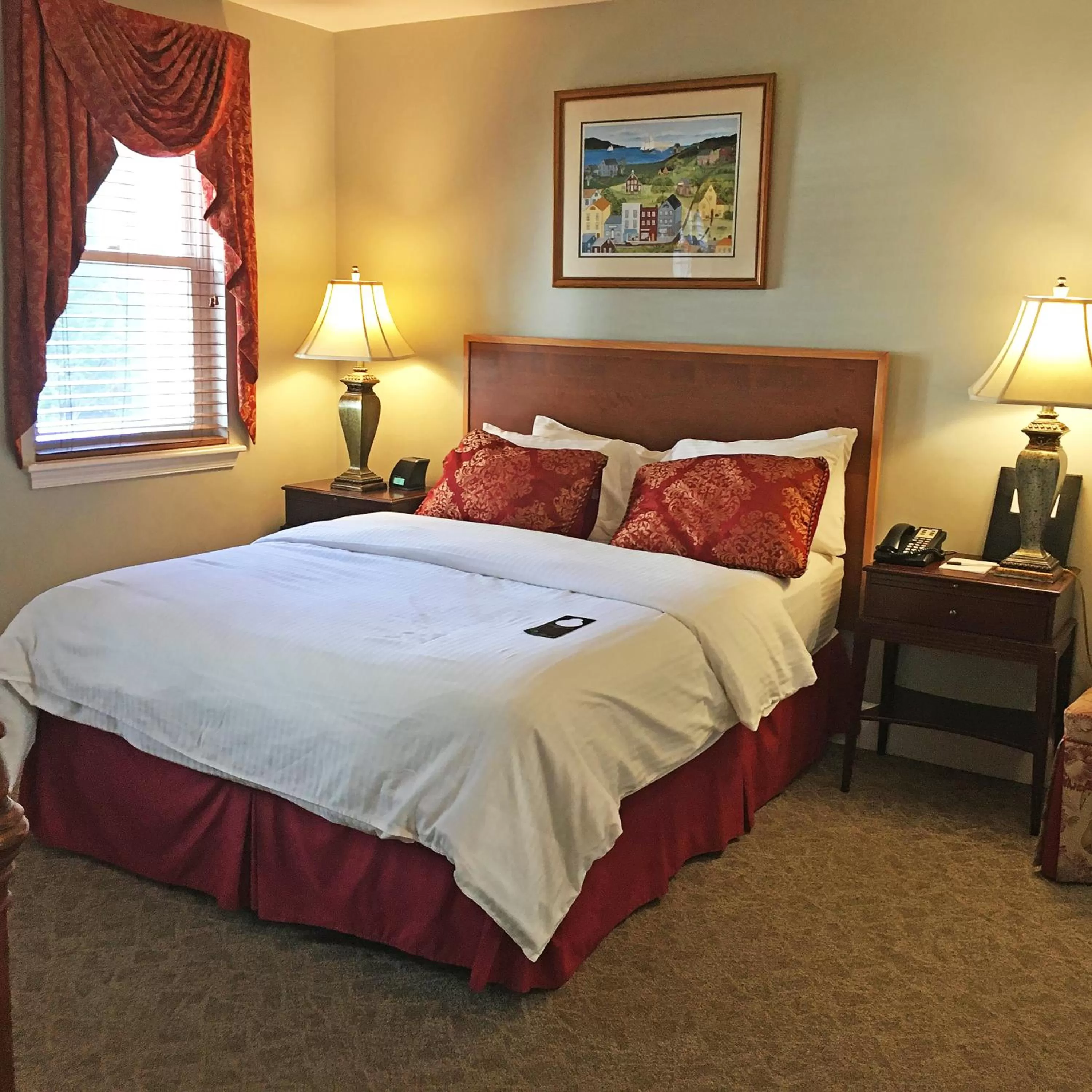 Bed in Morris House Hotel