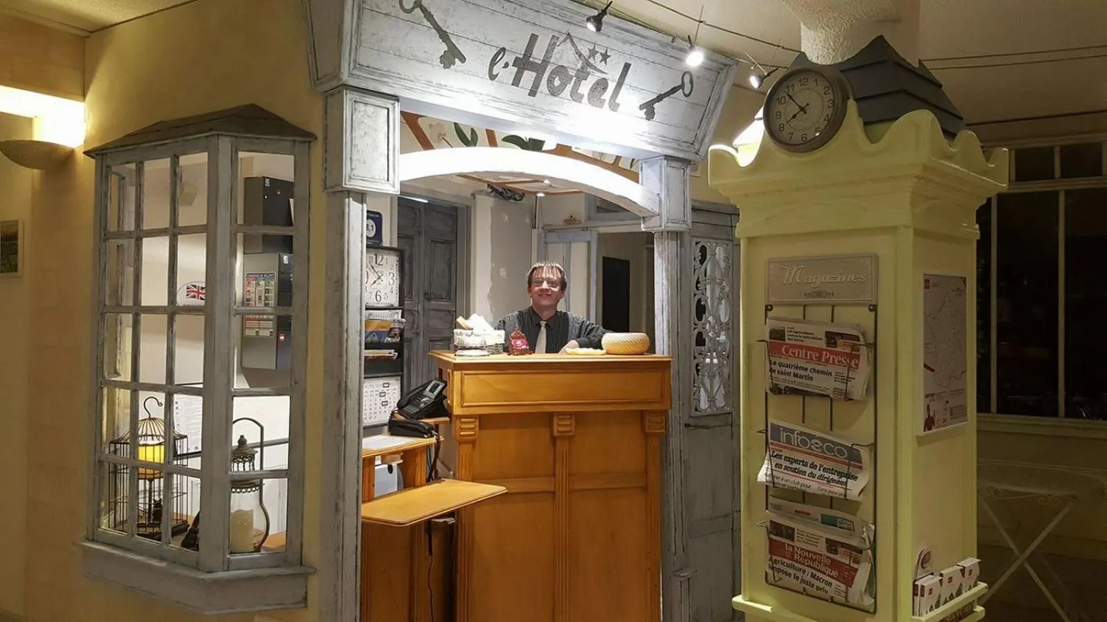 Lobby or reception in Contact Hôtel Come Inn