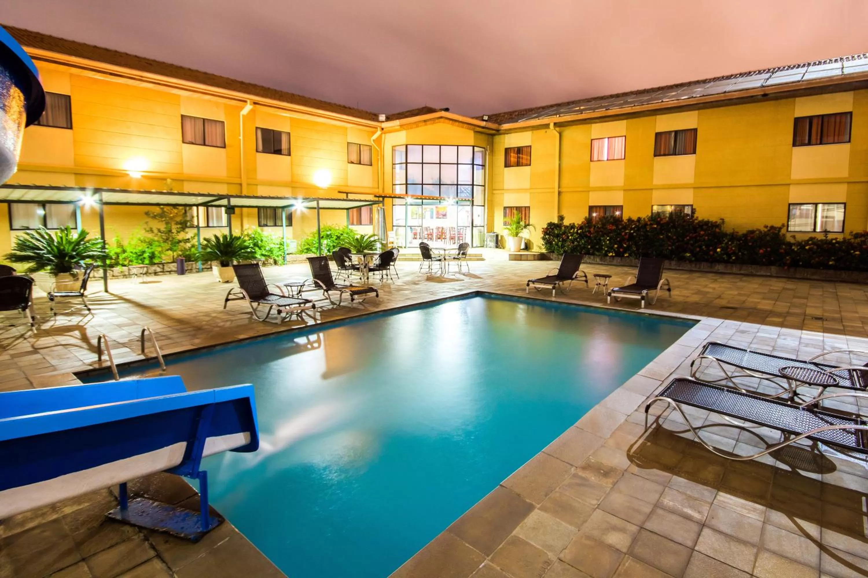 Swimming pool in Hotel Nacional Inn Sorocaba