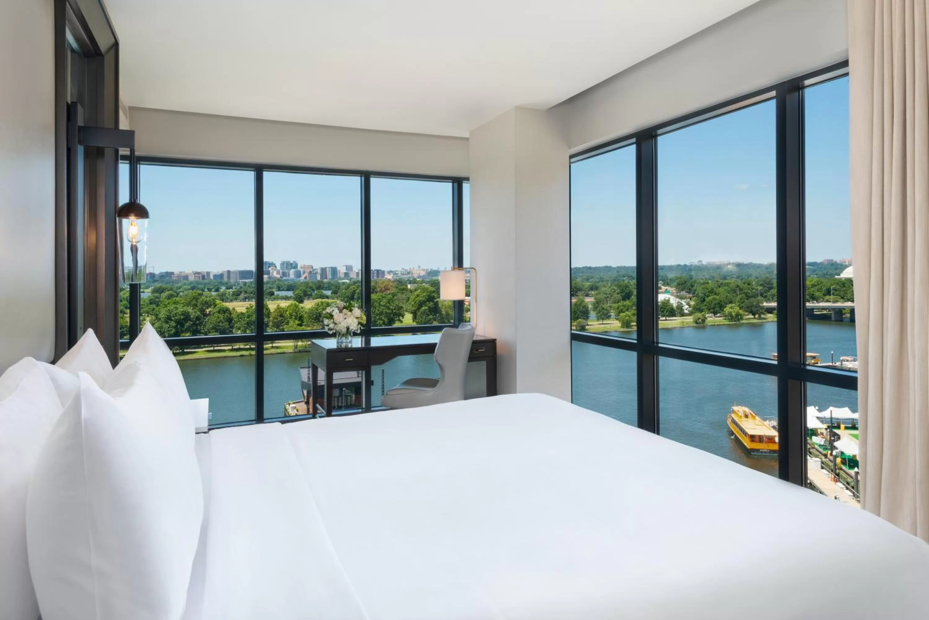 Bedroom, Bed in InterContinental - Washington D.C. - The Wharf by IHG