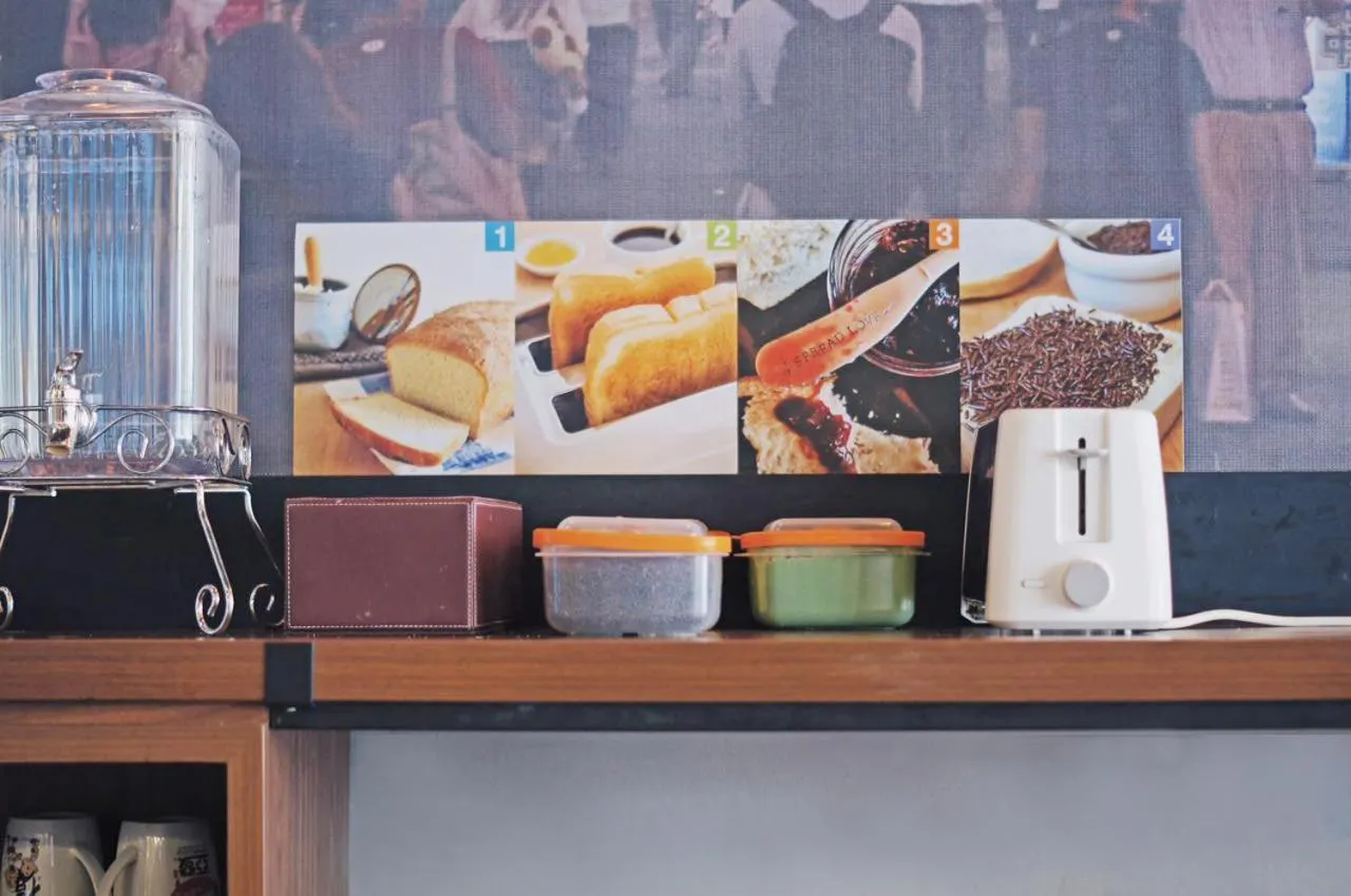 Livinn Hostels Gubeng Station Surabaya