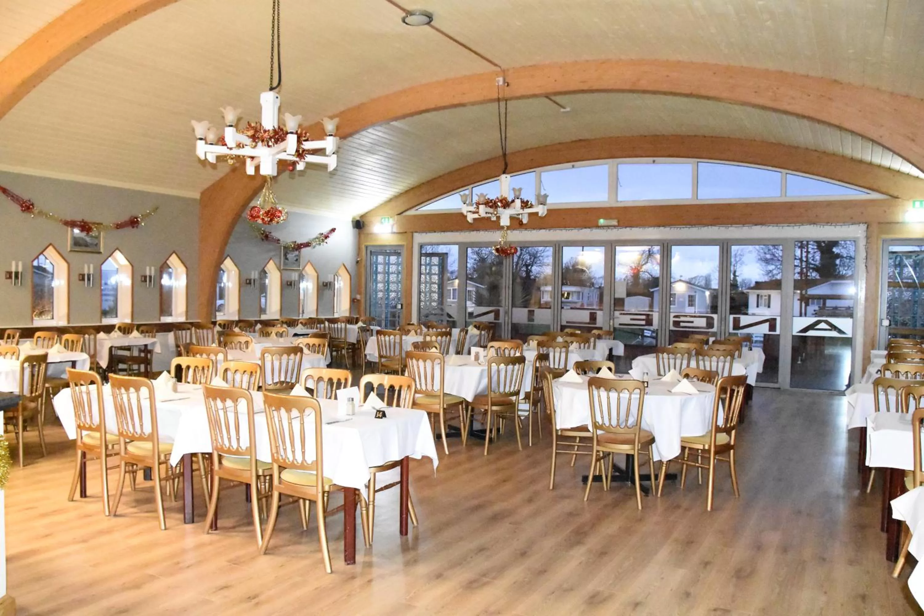 Restaurant/places to eat in Warrens Village Motel and Self Catering