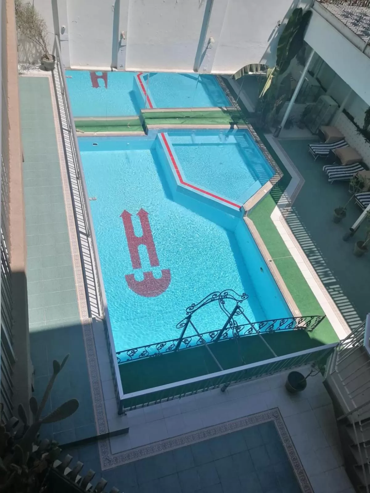 Swimming pool in Windsor Hotel Luxor 中國人之家