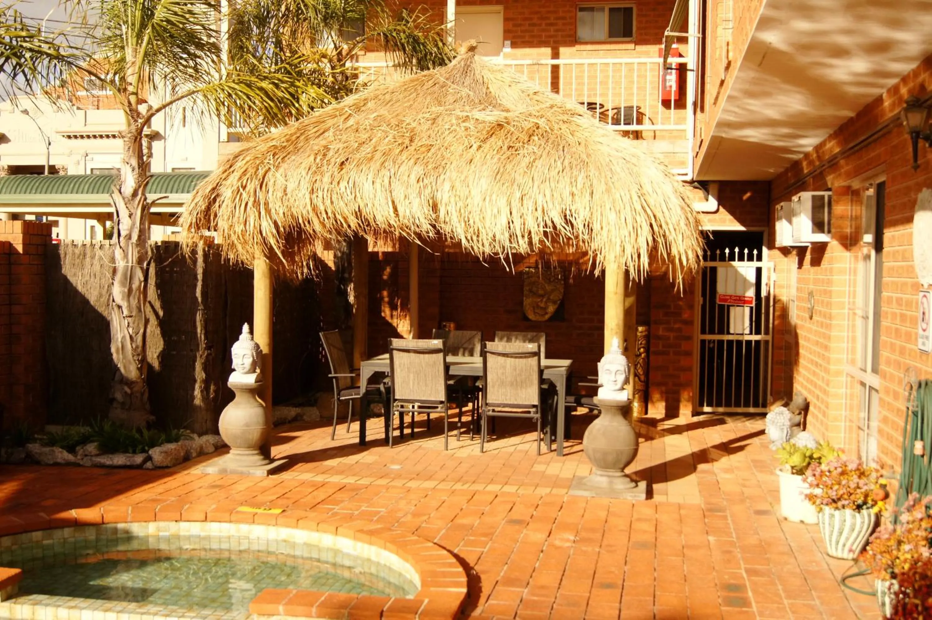 Facade/entrance in Central Yarrawonga Motor Inn