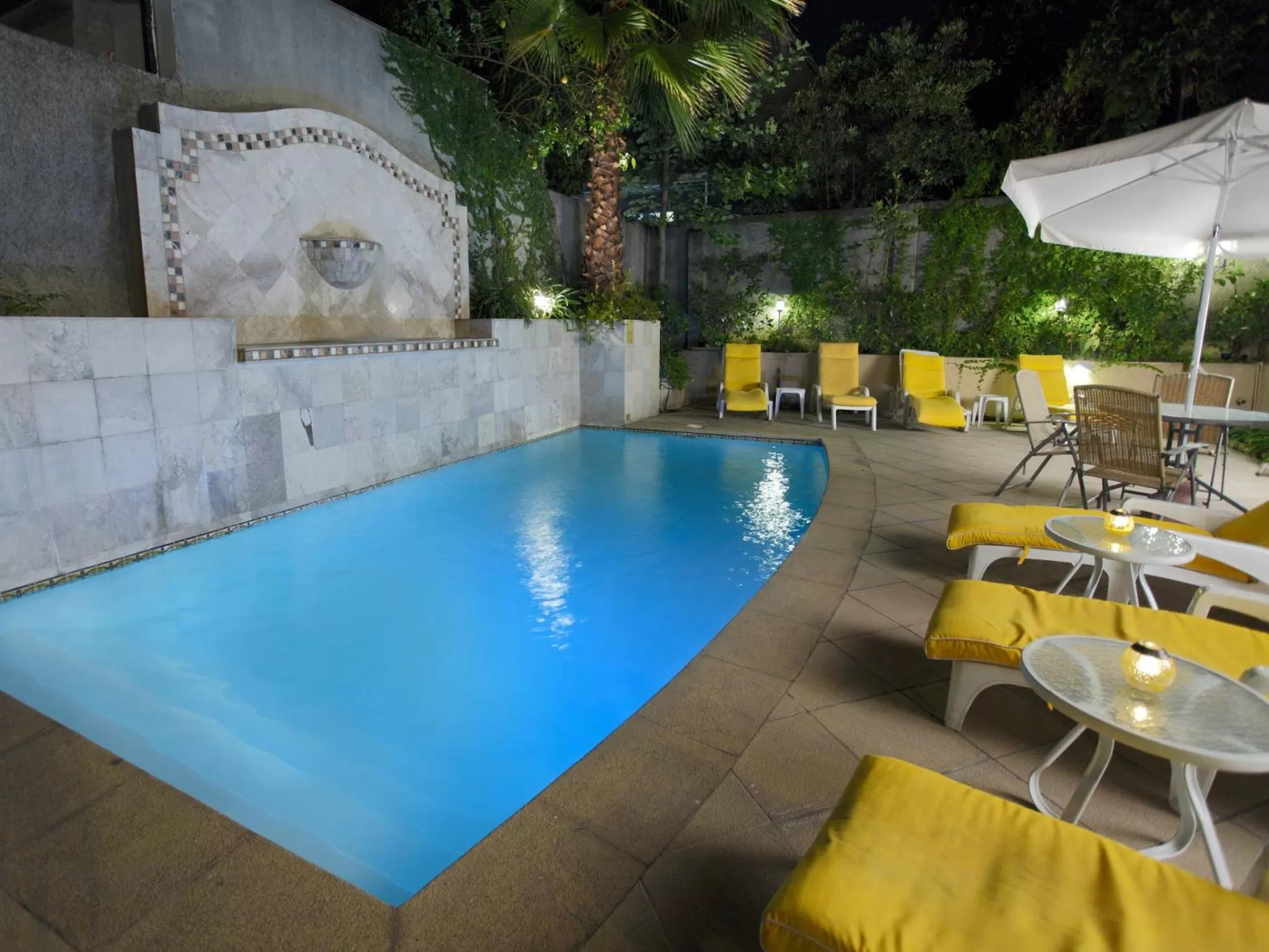 Swimming pool in Park Plaza Bonaparte Boutique