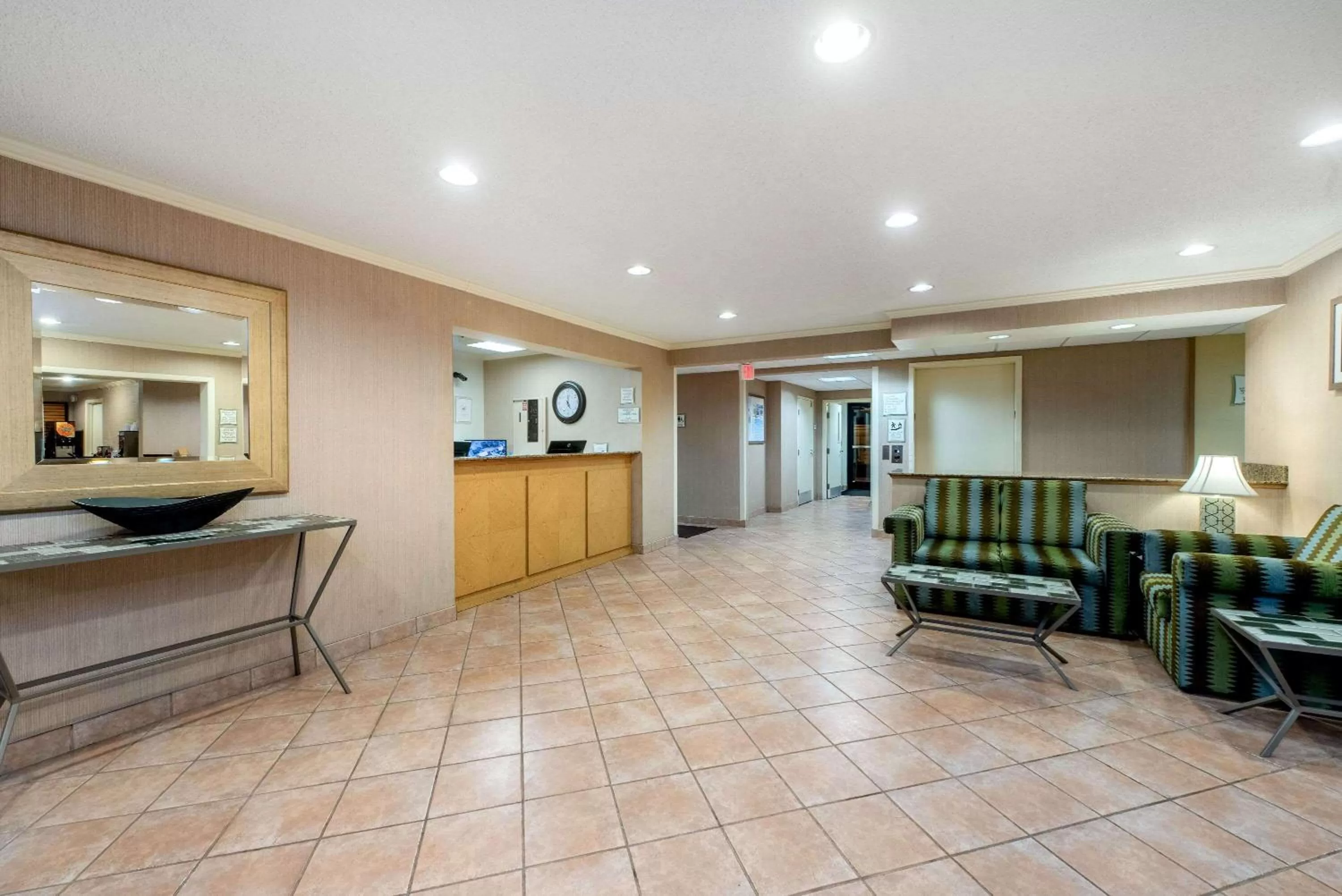 Lobby or reception in La Quinta by Wyndham Mansfield OH