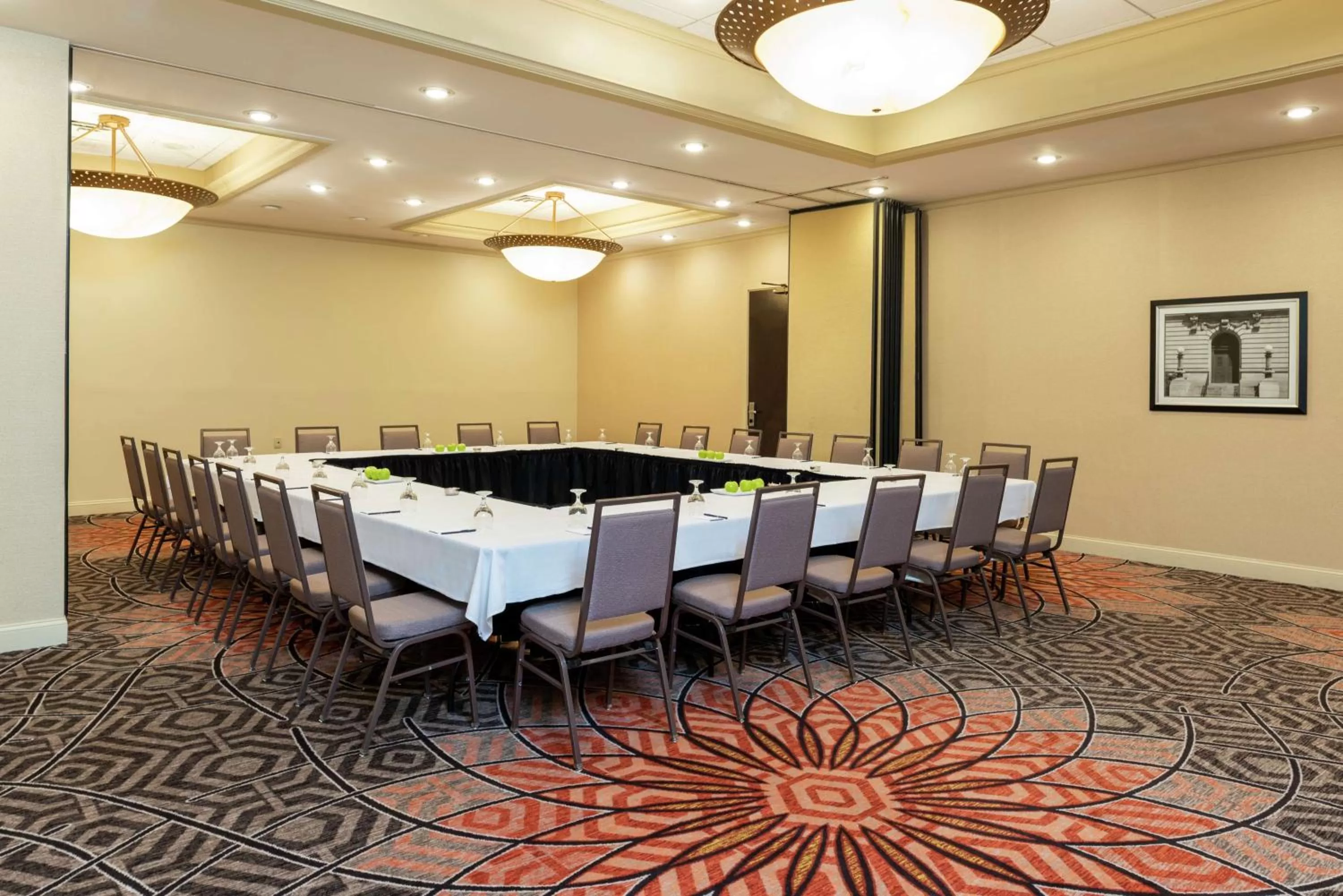Meeting/conference room in DoubleTree by Hilton Hotel Grand Rapids Airport