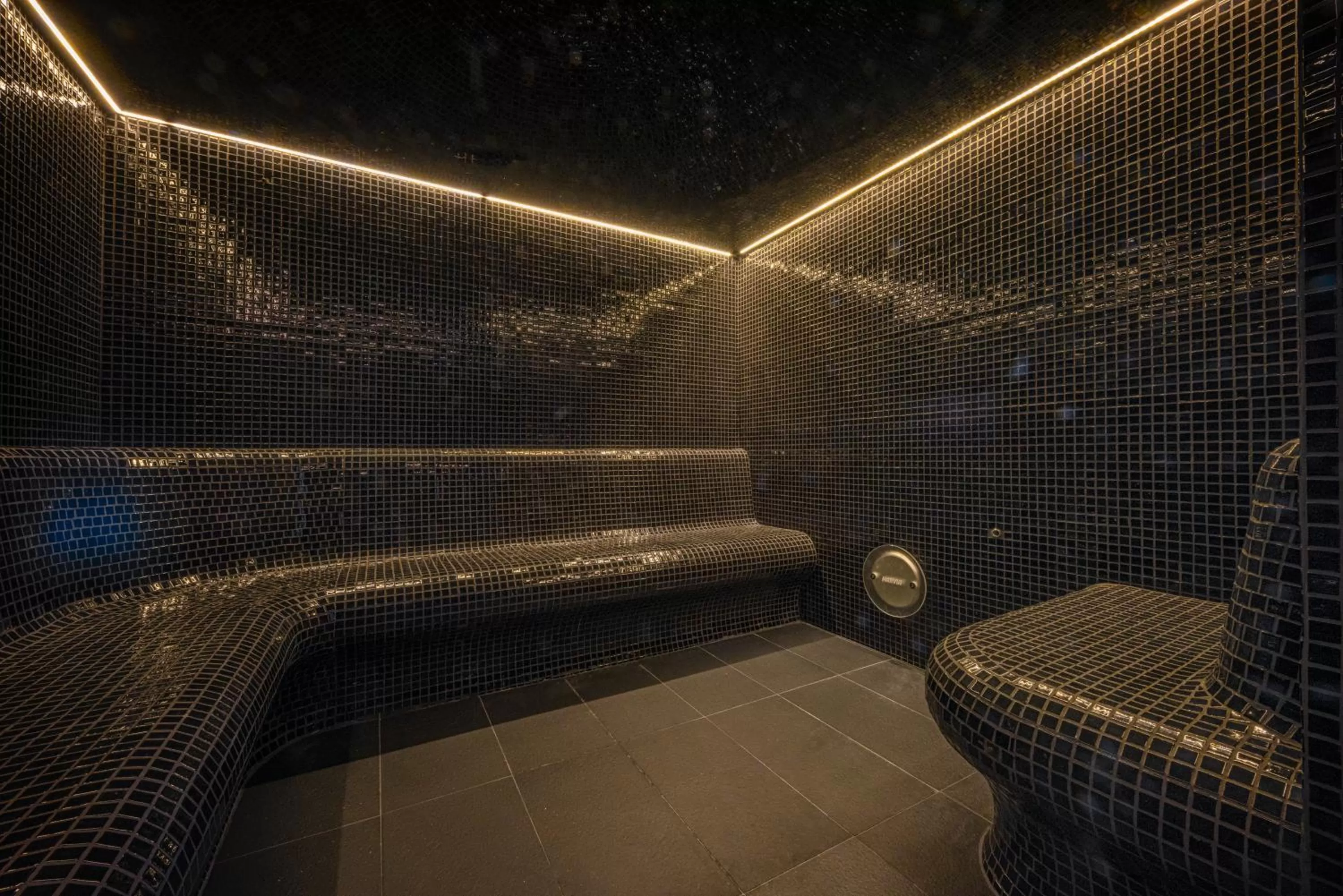 Steam room in SANA Berlin Residence