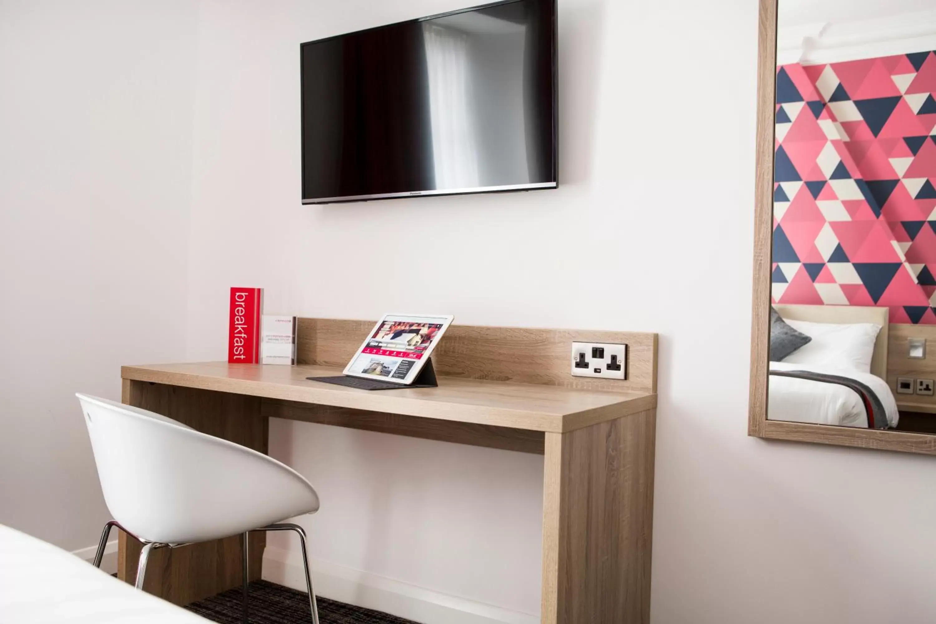 Superior Double Room in Four Points Flex by Sheraton Edinburgh Superior Double Room in Four Points Flex by Sheraton Edinburgh