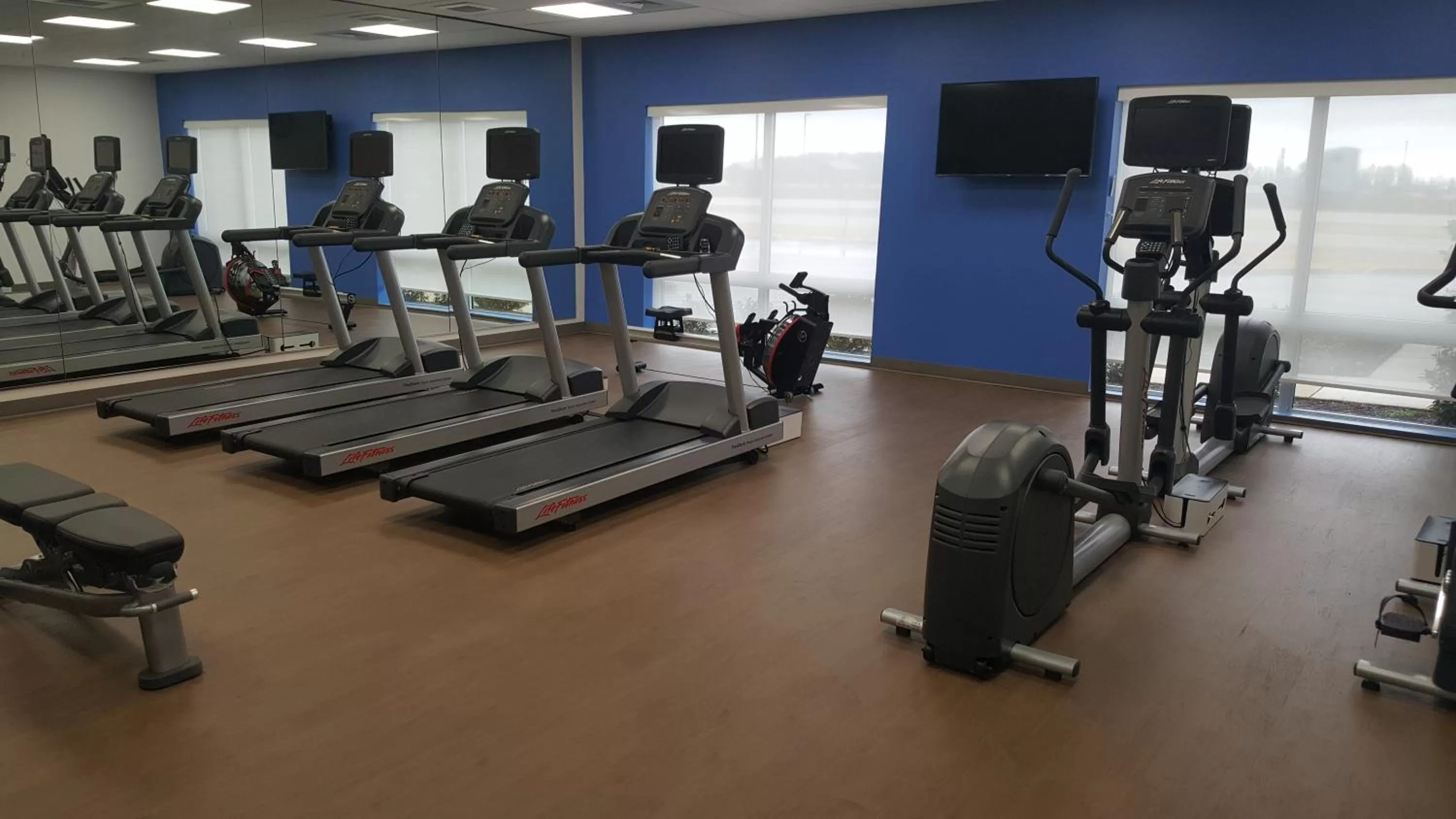 Fitness centre/facilities in Holiday Inn Express & Suites West Memphis by IHG