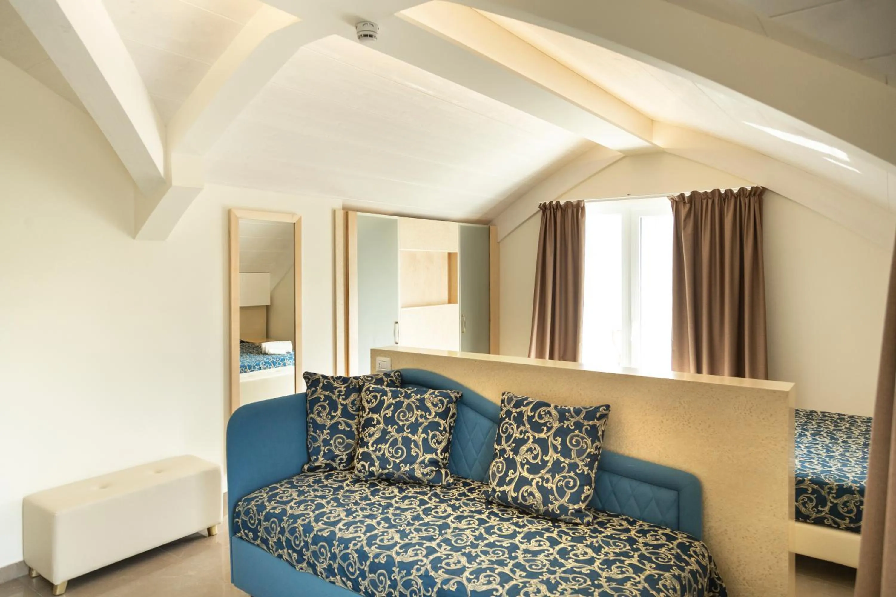 Family, Bed in Hotel Ambassador