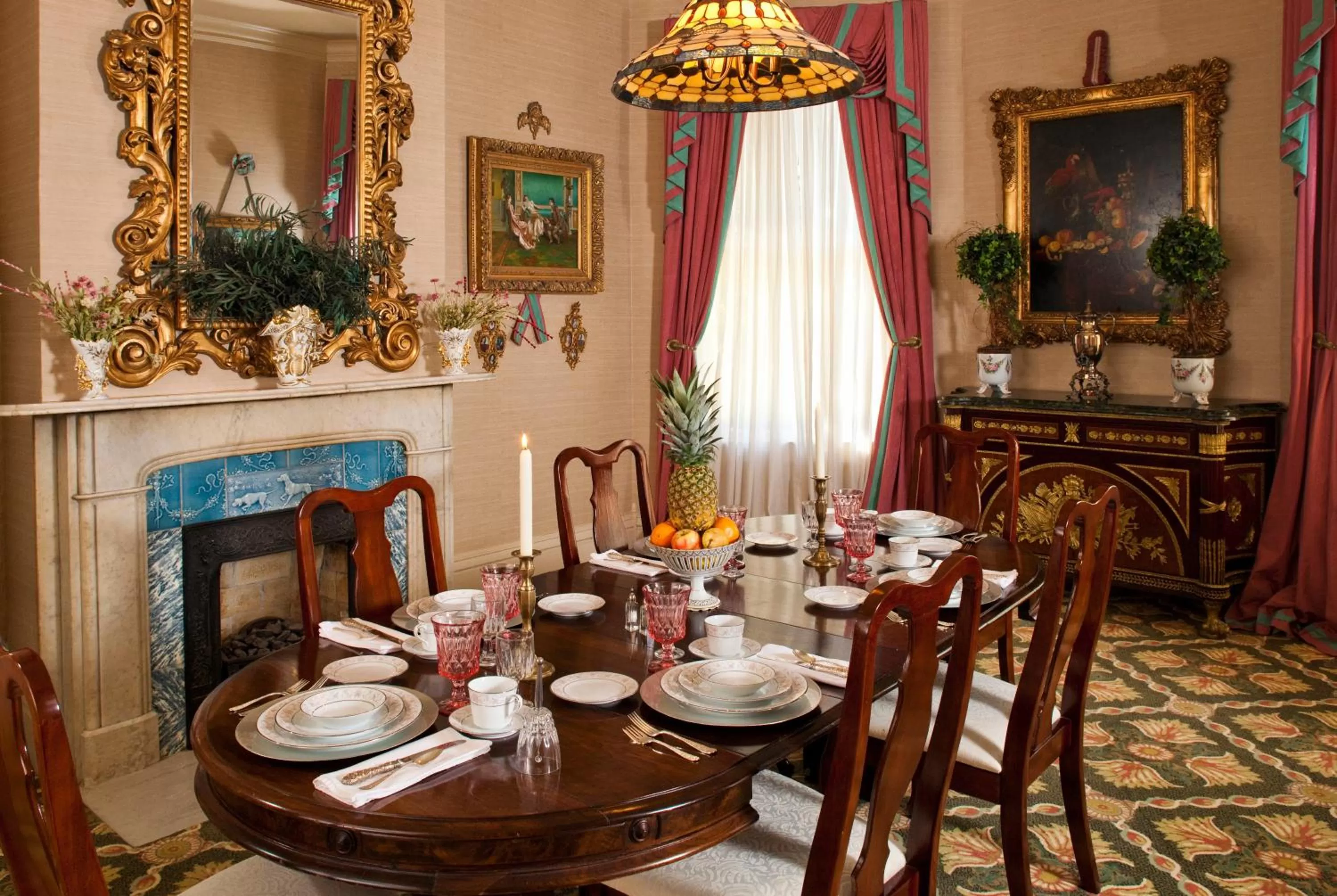 Restaurant/places to eat in Devereaux Shields House