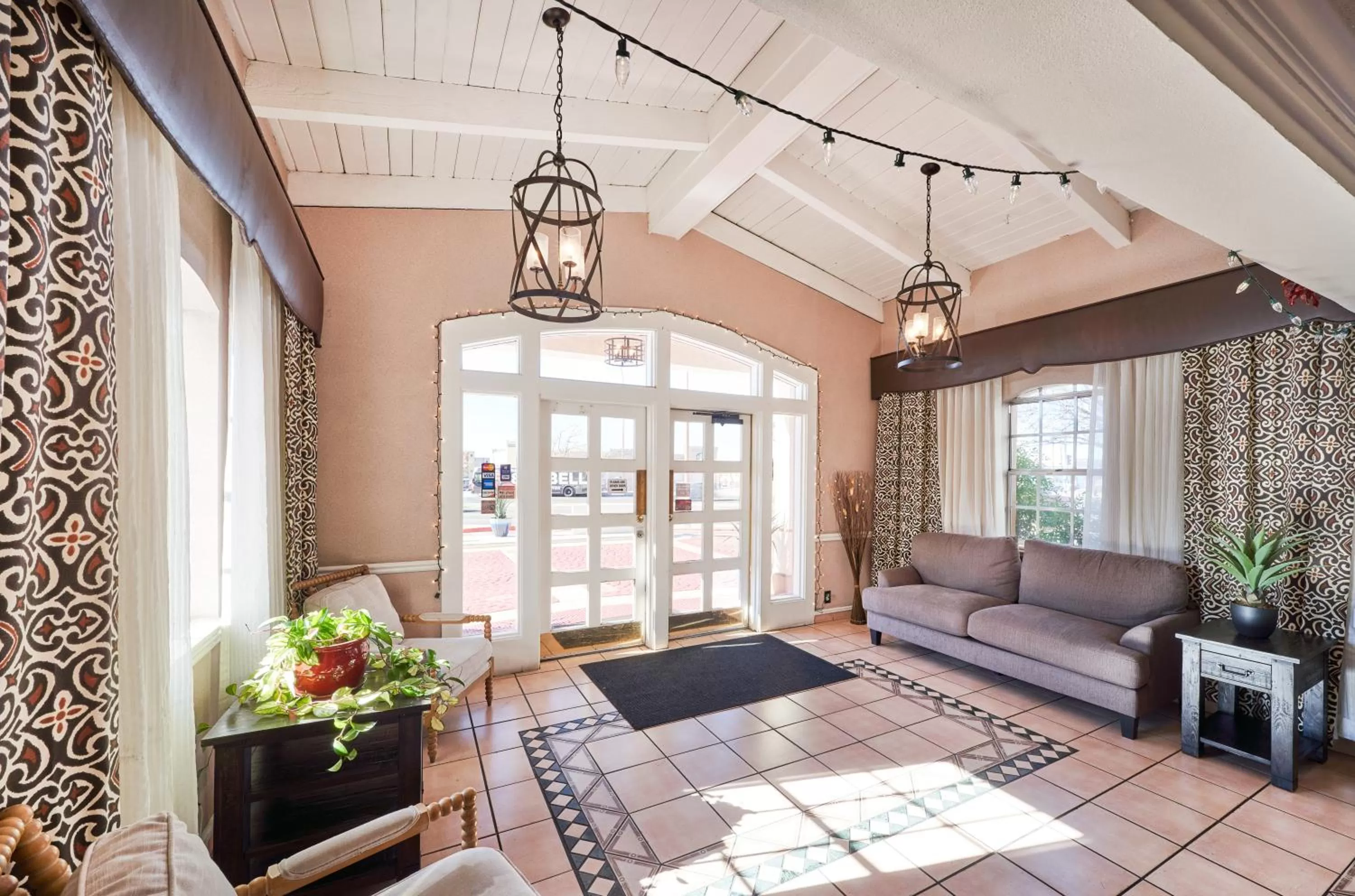 Lobby or reception in San Mateo Inn