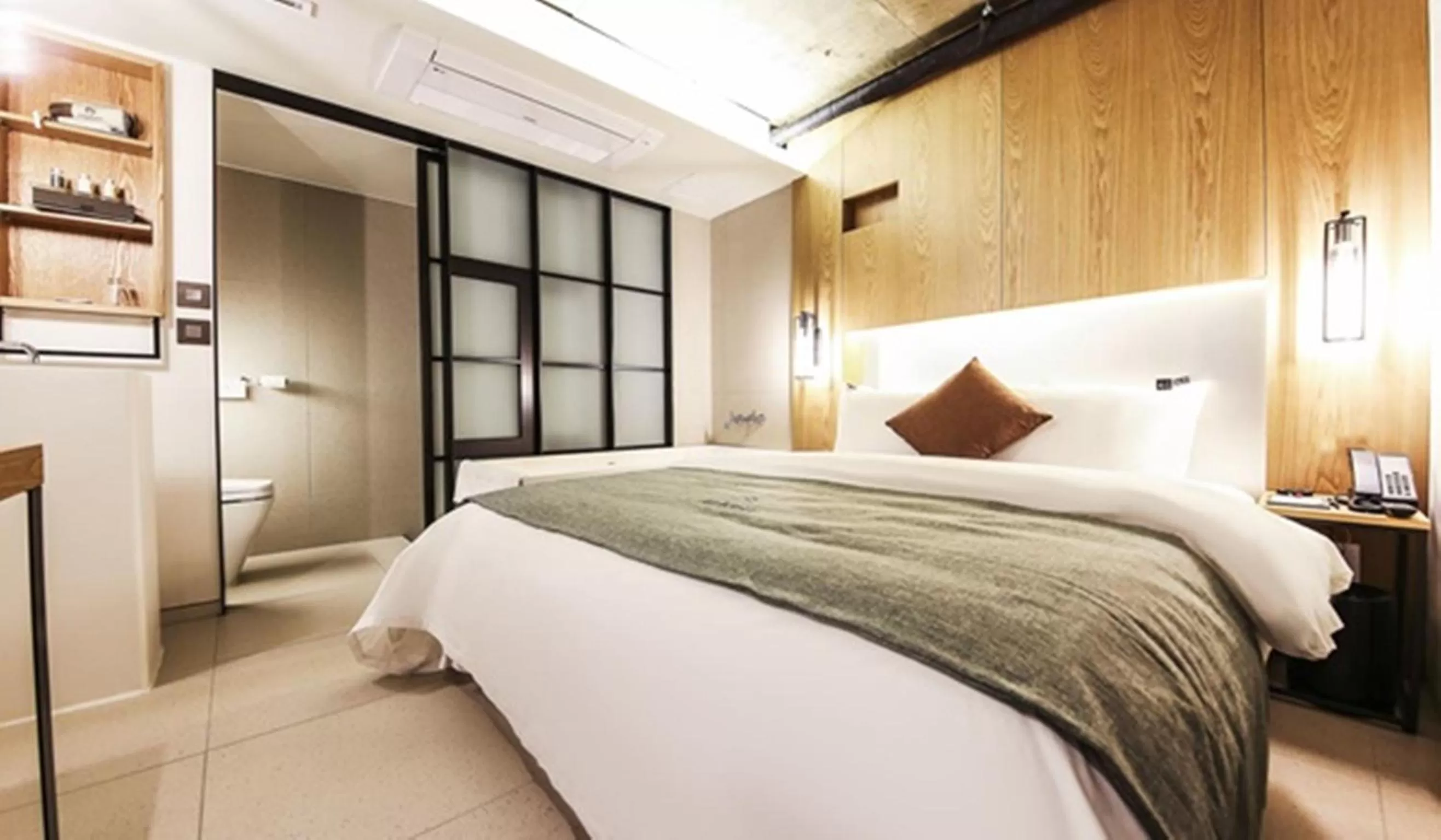 Bed in Delight Hotel Jamsil