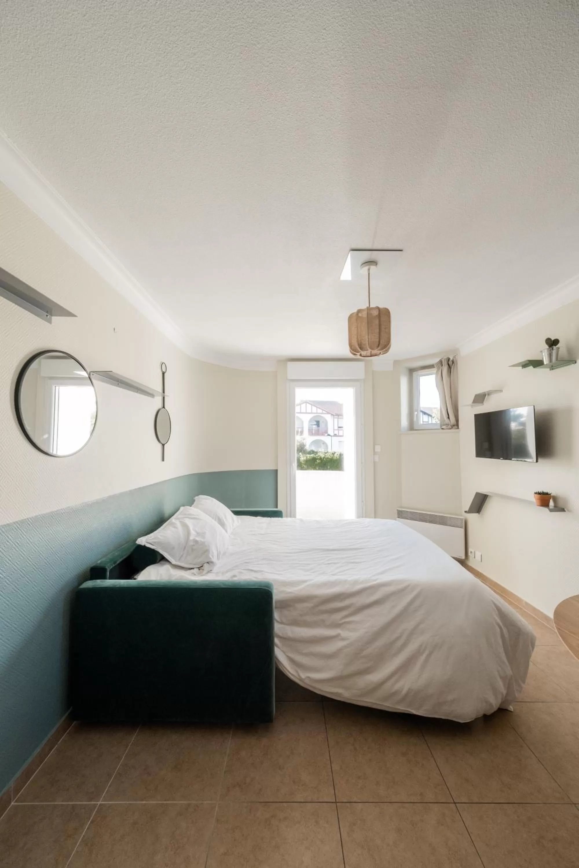 Bed in Résidence Chateau d'Acotz - Avec piscine à 600m des plages à Saint-Jean-de-Luz