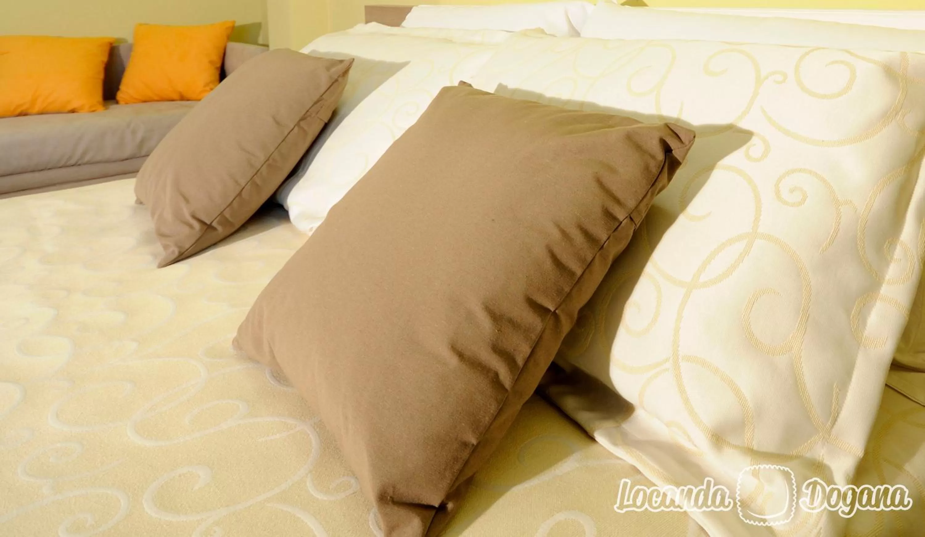 Decorative detail, Bed in Locanda Dogana