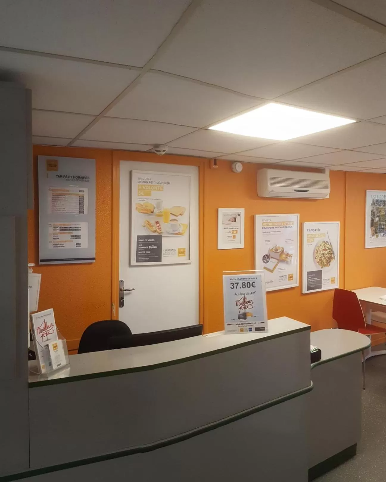 Lobby or reception in Premiere Classe Nancy Est Essey