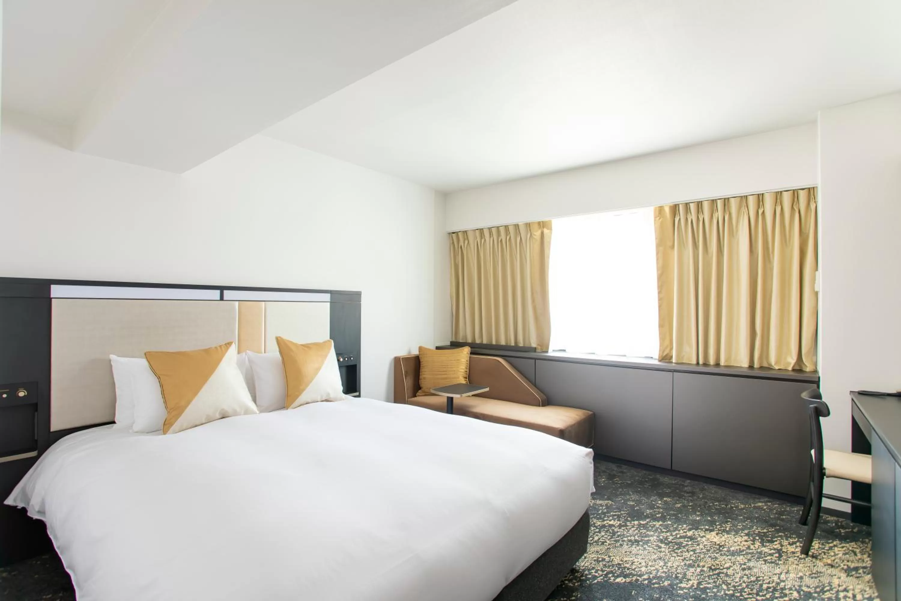 Photo of the whole room, Bed in Cross Hotel Osaka