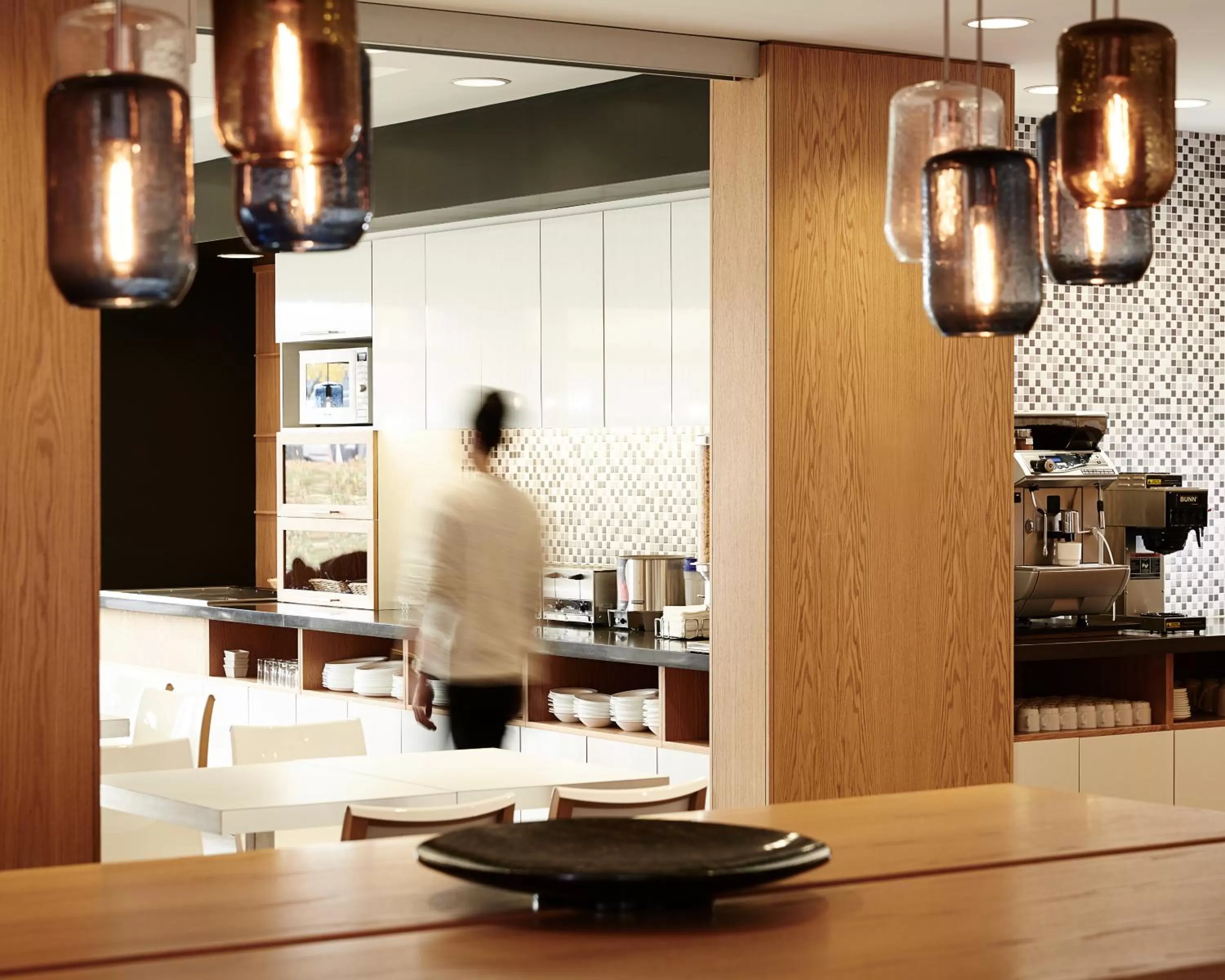 Restaurant/places to eat in Le Dauphin Montréal-Longueuil