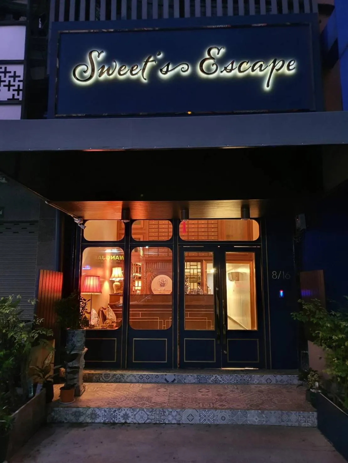 Facade/entrance in Sweet's Escape