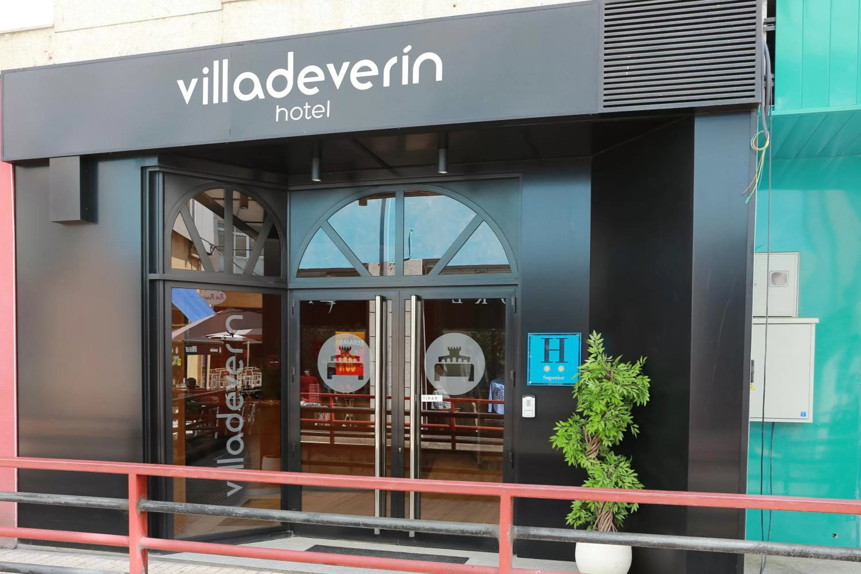 Facade/entrance in Hotel Villa de Verín