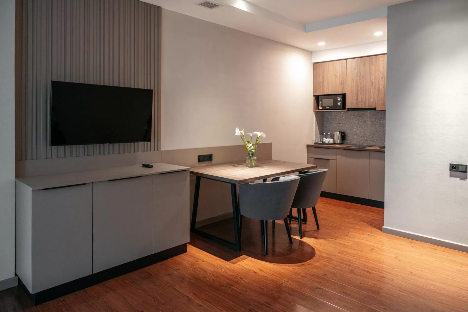 TV and multimedia in Raavah Aparthotel