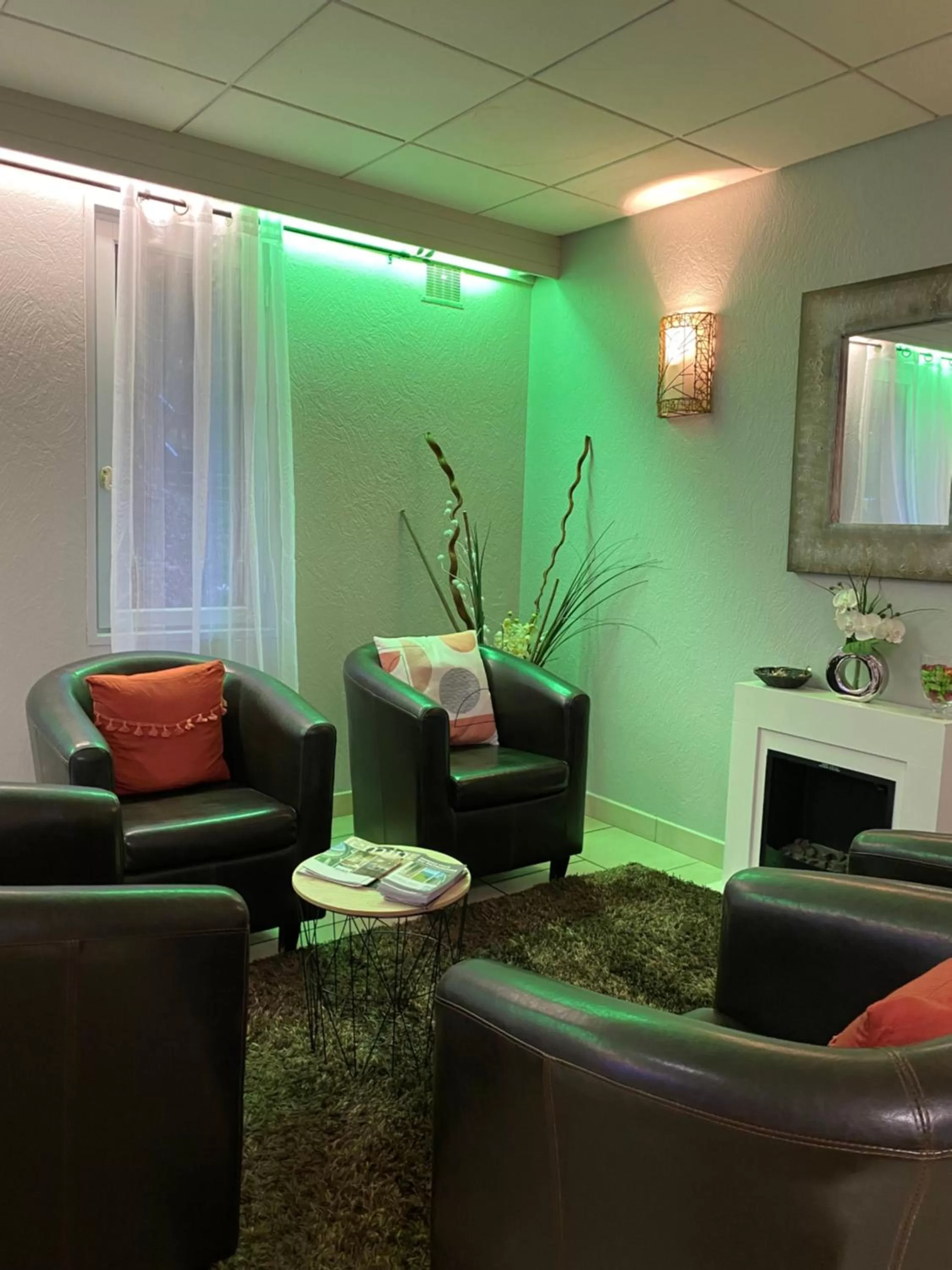 Seating area in Hotel Inn Design Le Havre