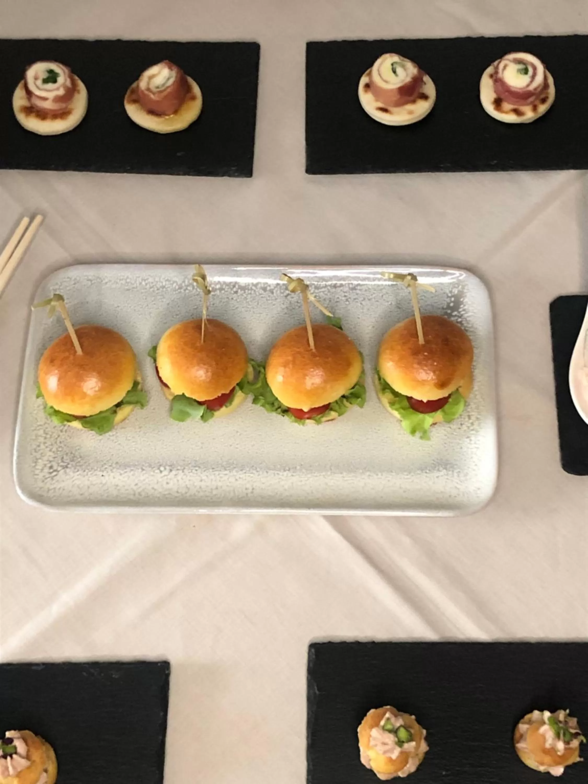 Breakfast in MentoreR&B