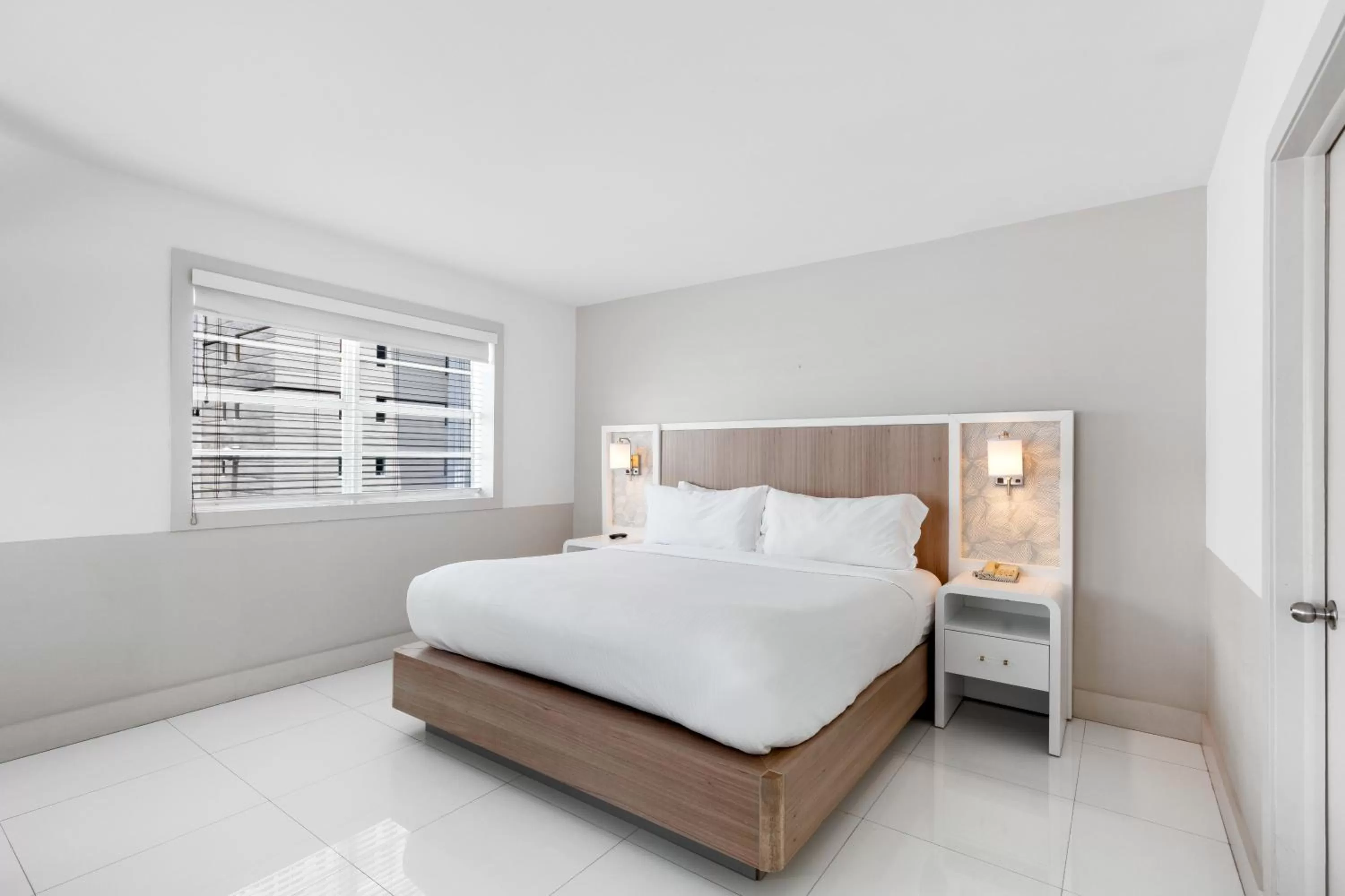 Bed in Townhouse by Luxurban