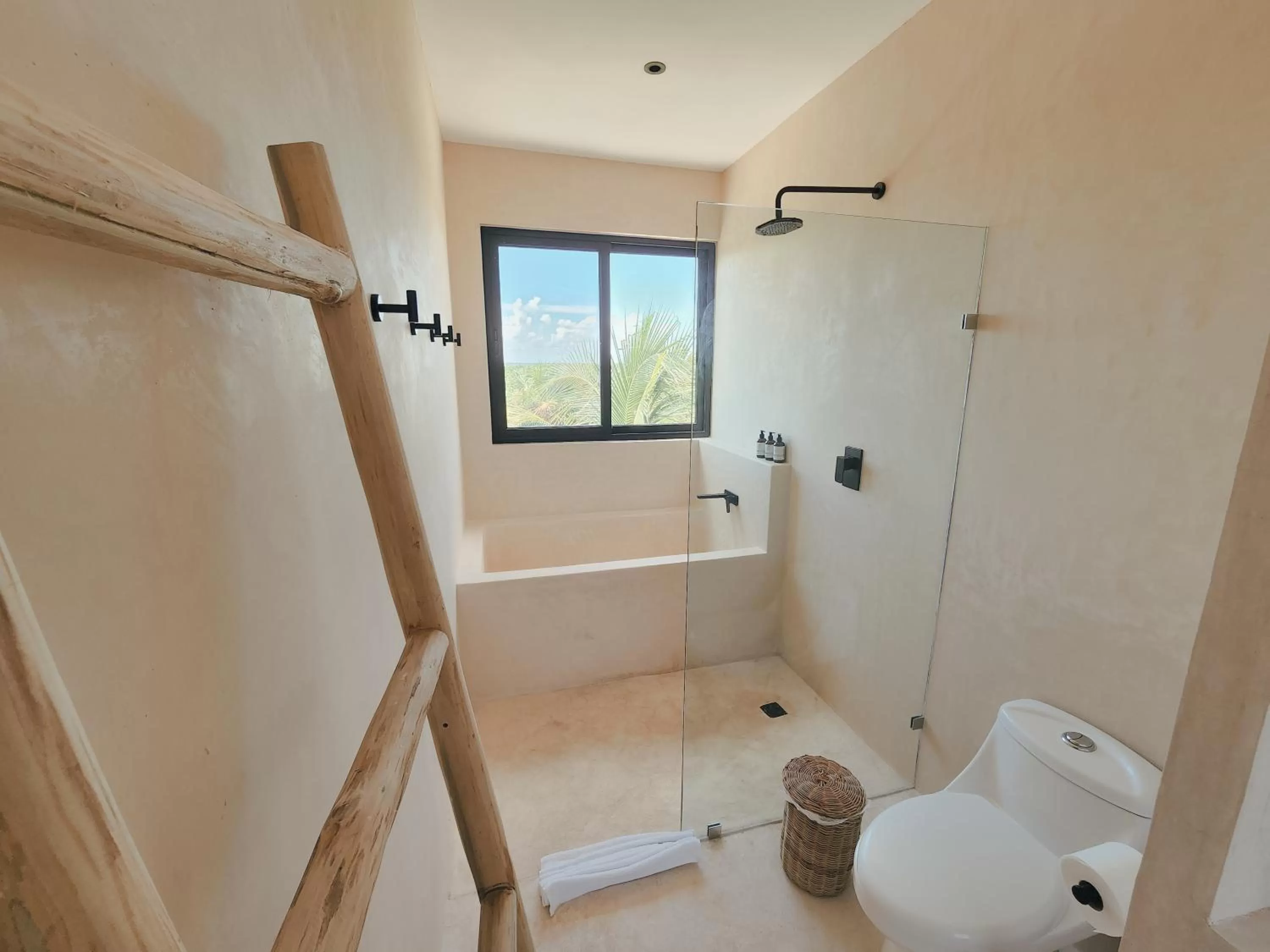 Shower, Bathroom in Cucu Hotel El Cuyo