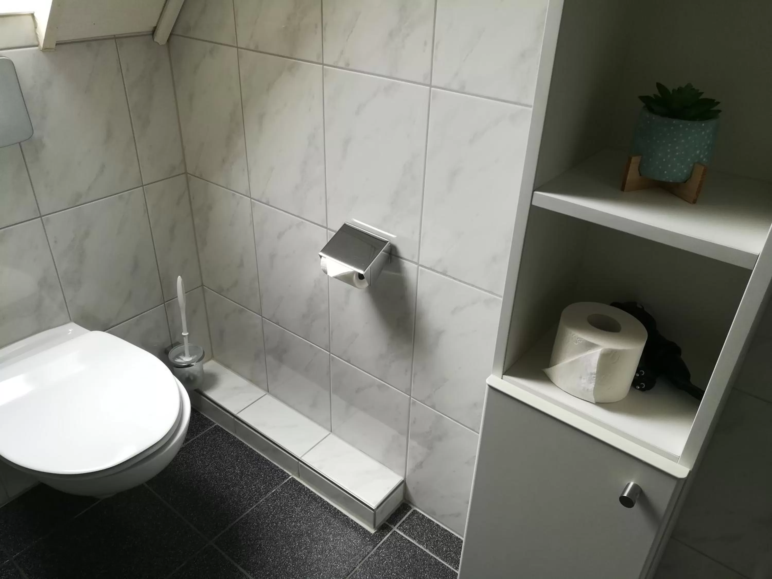 Toilet in Gästehaus Grunewald Bed & Breakfast