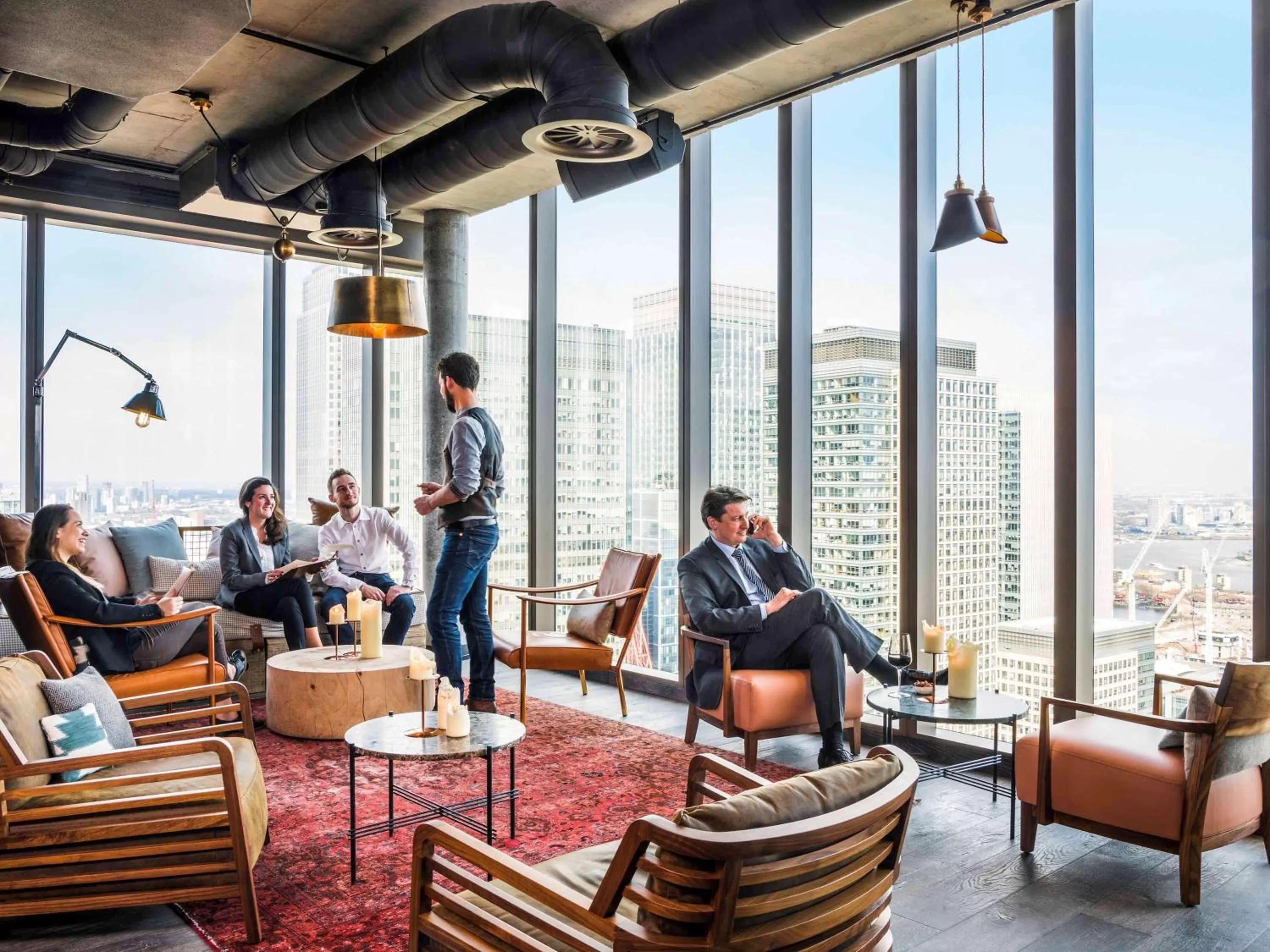 Lounge or bar in Novotel London Canary Wharf