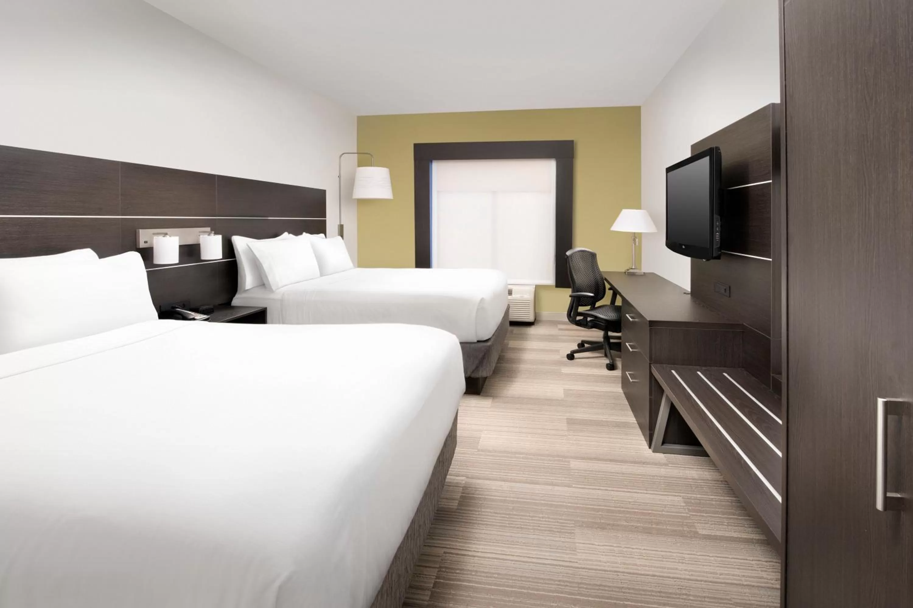Queen Room with Two Queen Beds - Disability Access/Non-Smoking in Holiday Inn Express Knoxville-Strawberry Plains, an IHG Hotel