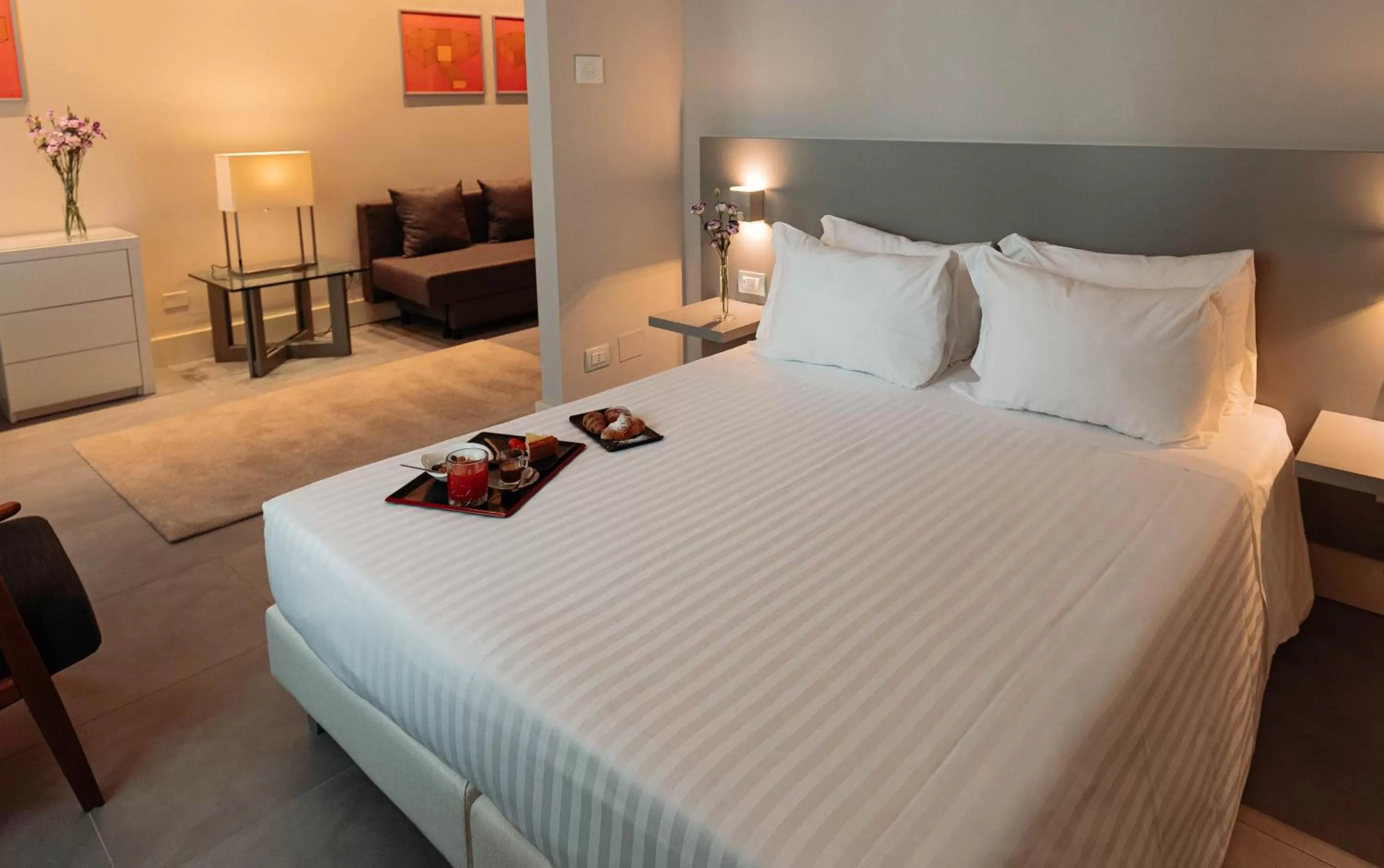 Photo of the whole room, Bed in Grand Hotel Croce Di Malta