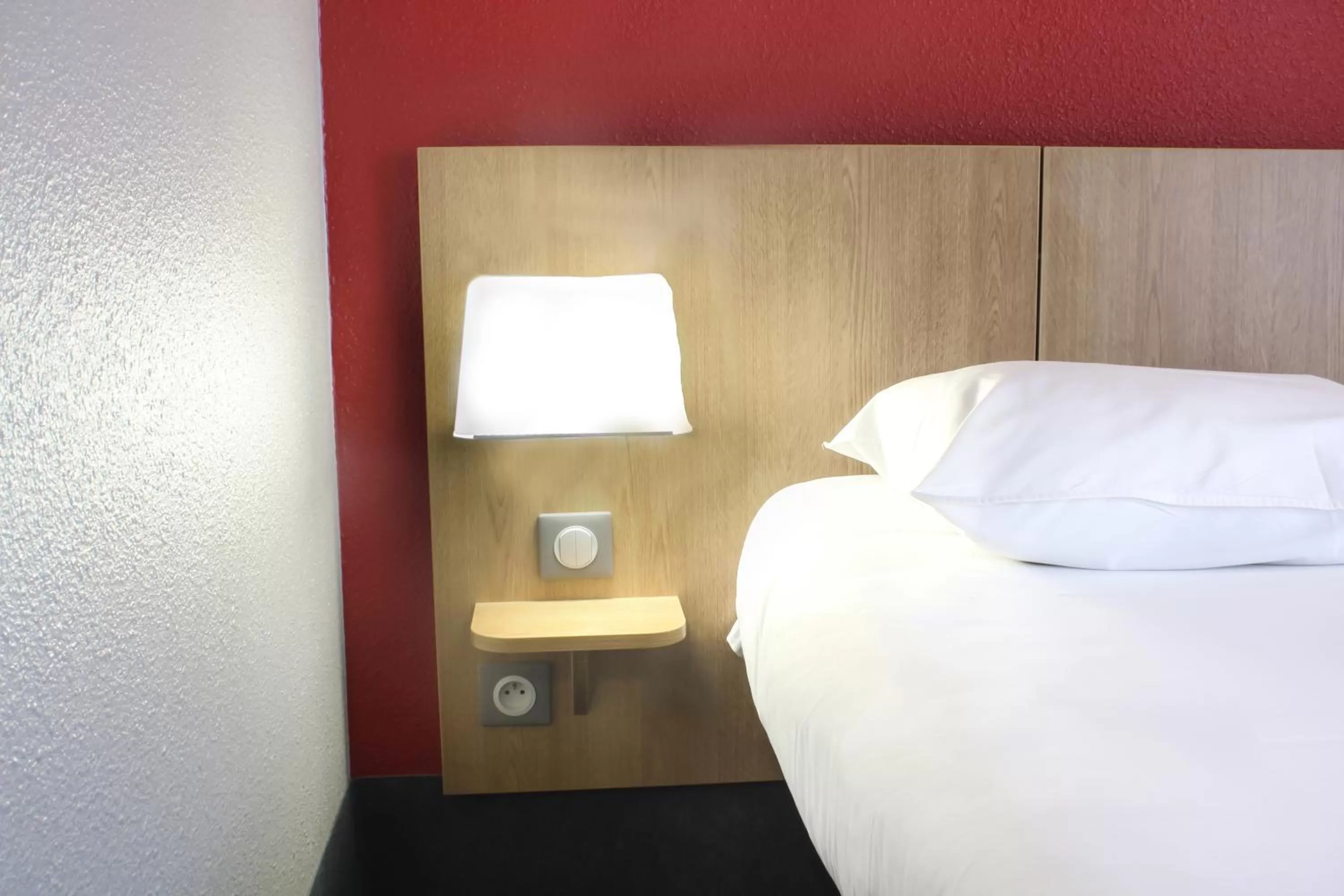 Bed in Hotel Inn design Vierzon