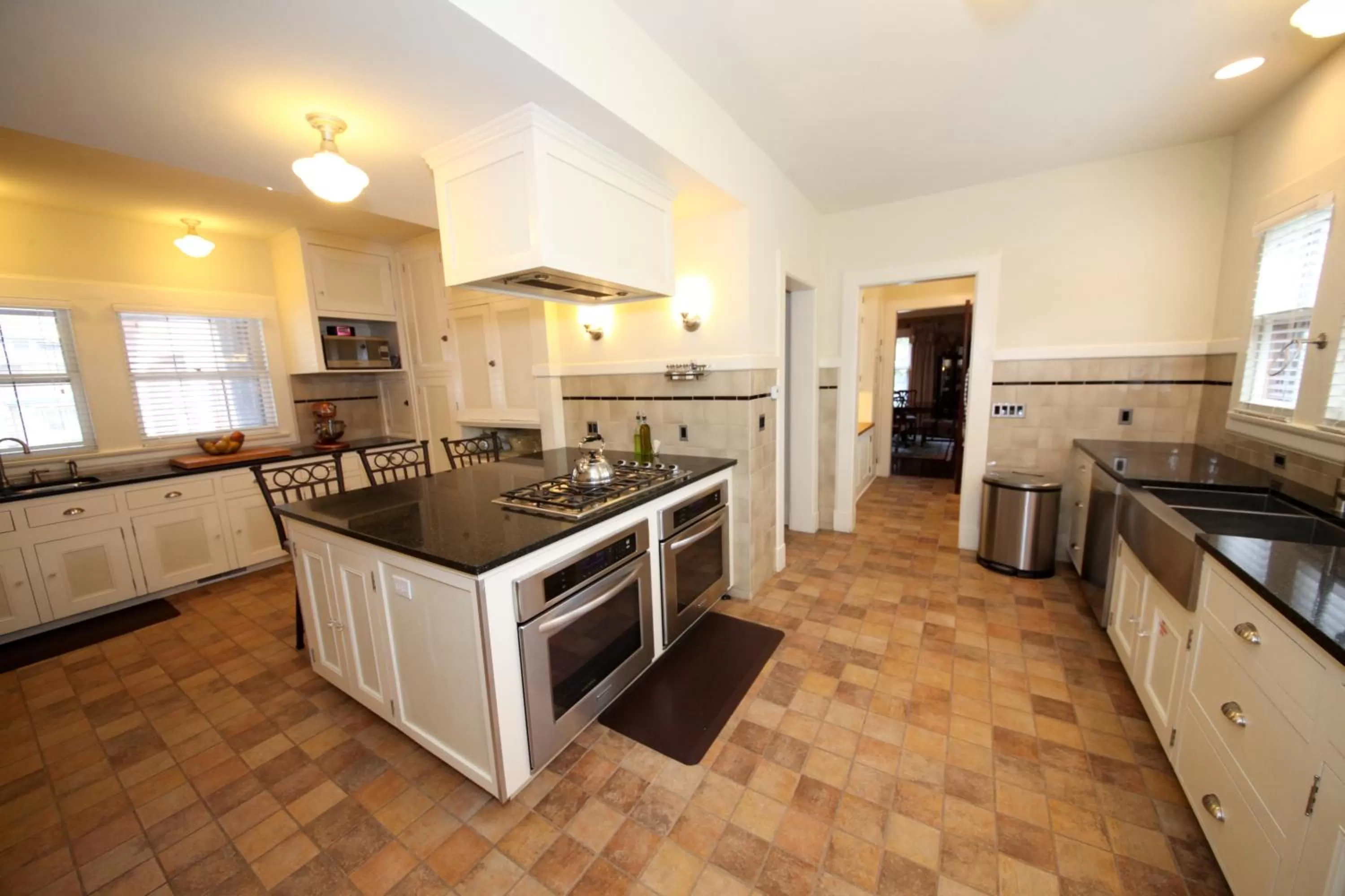 Kitchen/Kitchenette in Leonard at Logan House