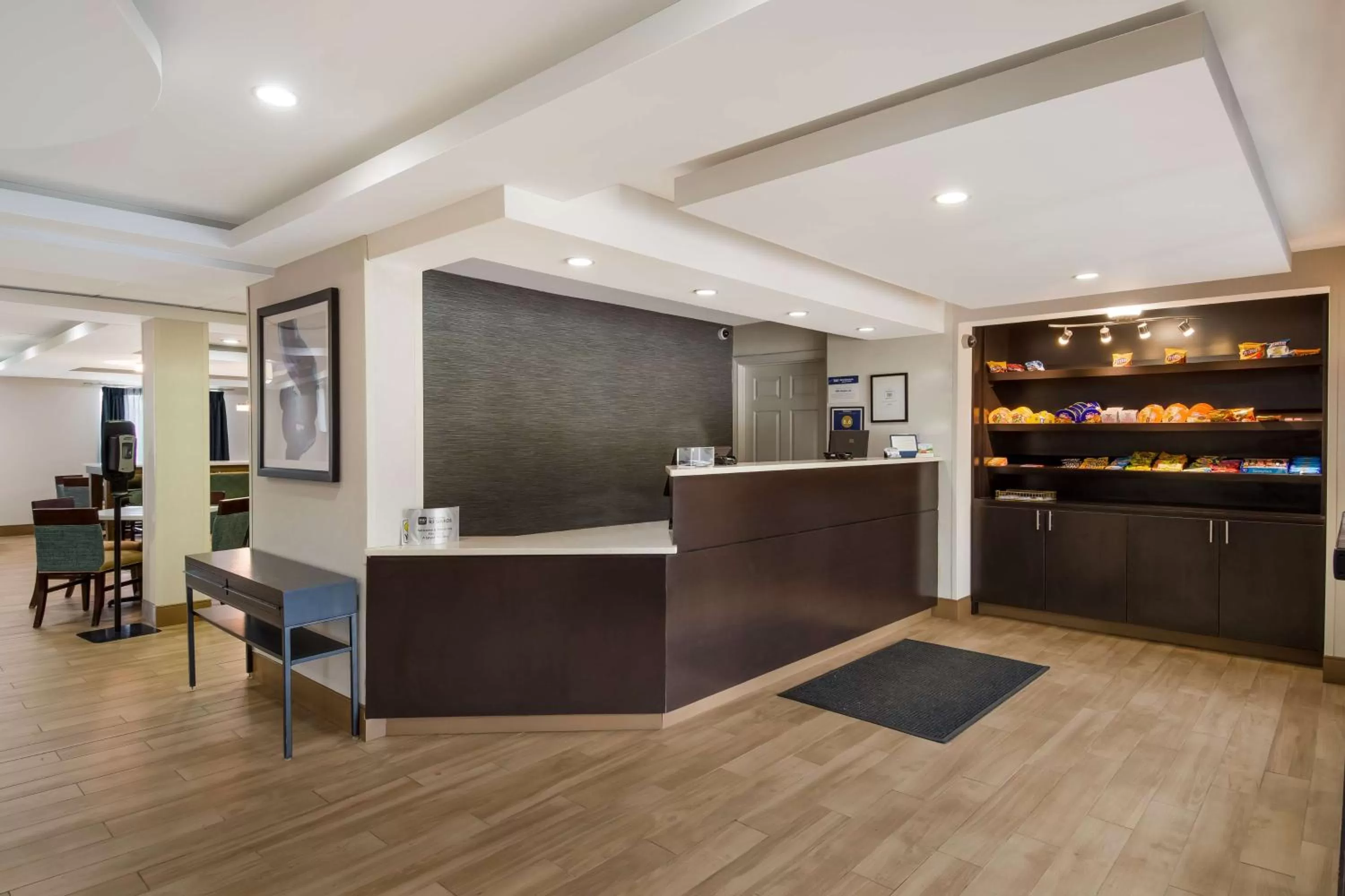 Lobby or reception in Milford Inn