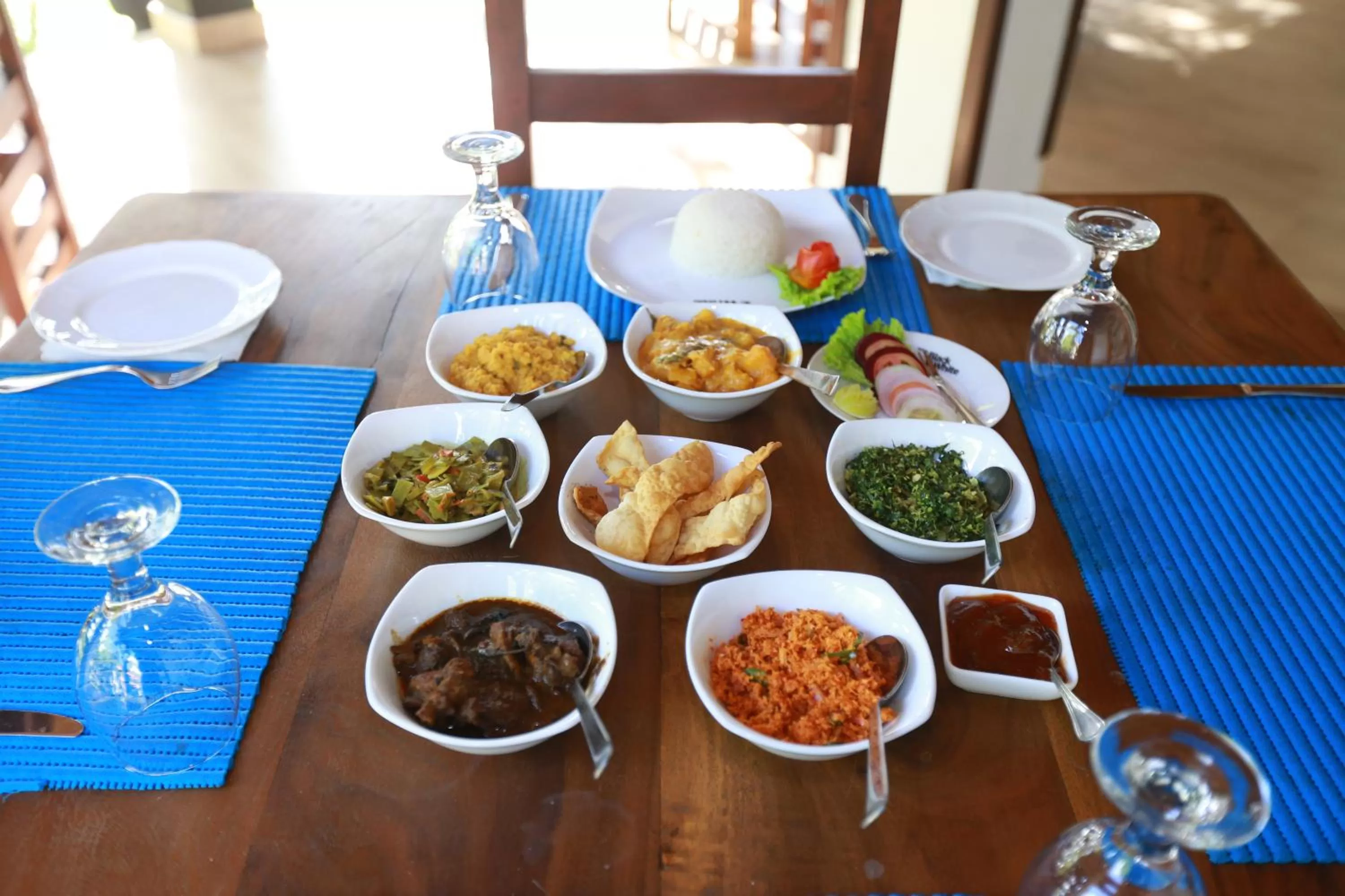 Lunch in Eco Hotel Black & White - Anuradhapura