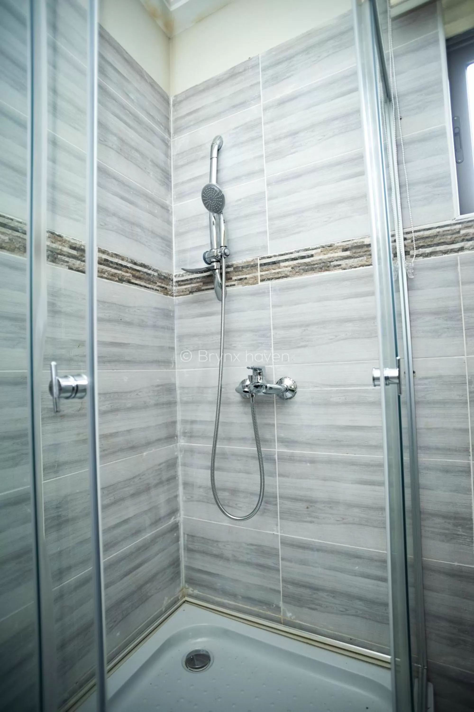 Bathroom in Brynx Haven - Cape Coast