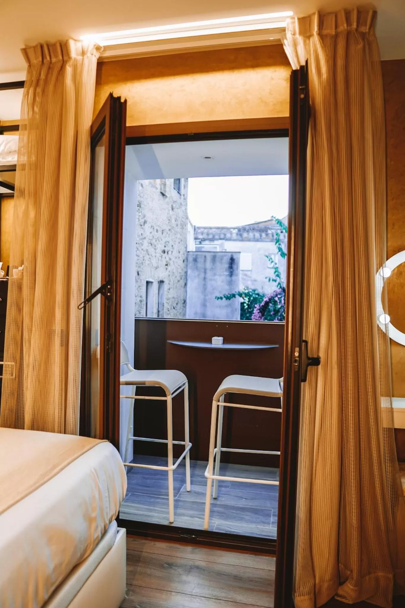 Balcony/Terrace, Bed in Mamma Mia Hotel Boutique - Only Adults