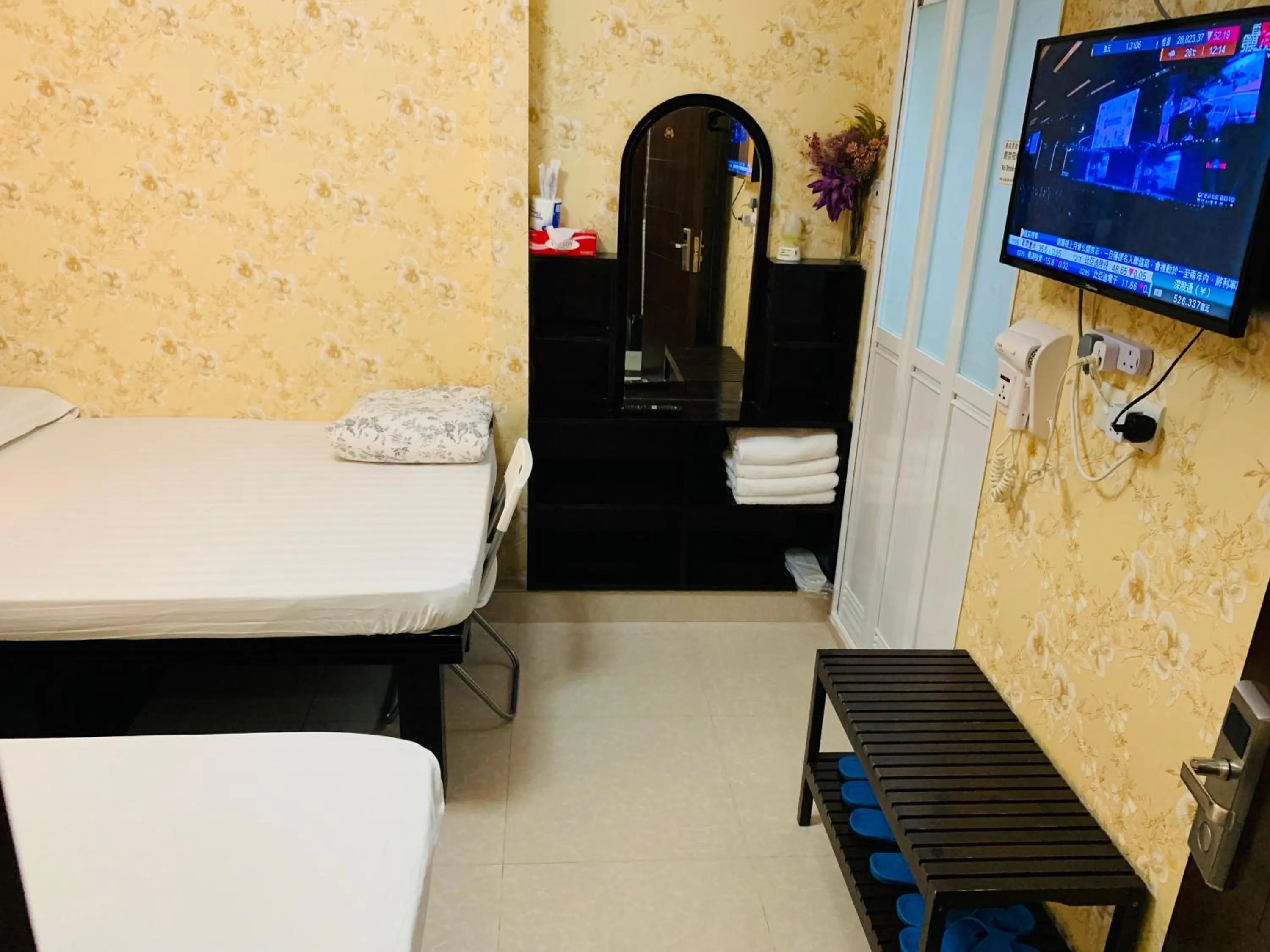 TV and multimedia, Bed in Modern