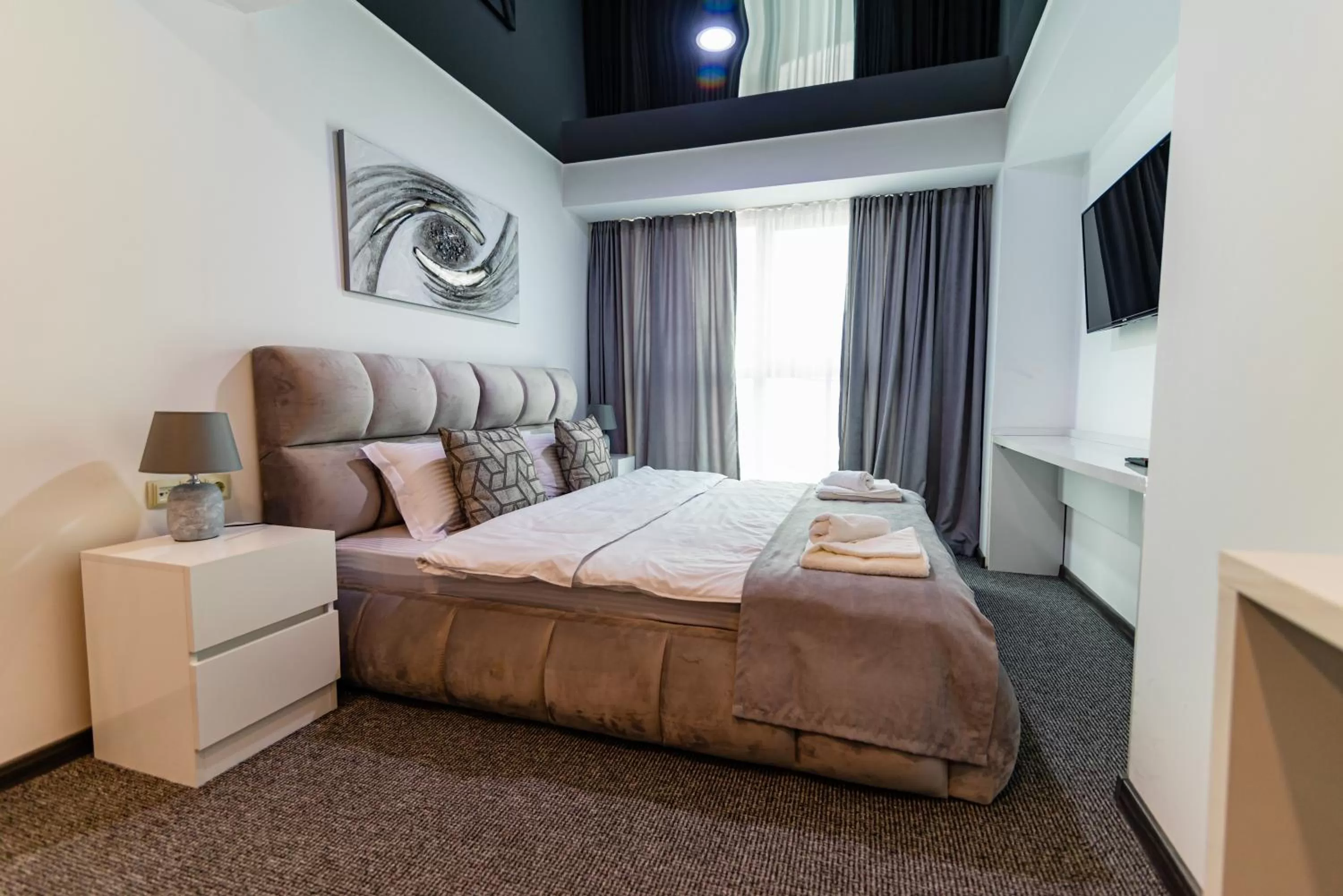 Bed in Royal Plaza Hotel