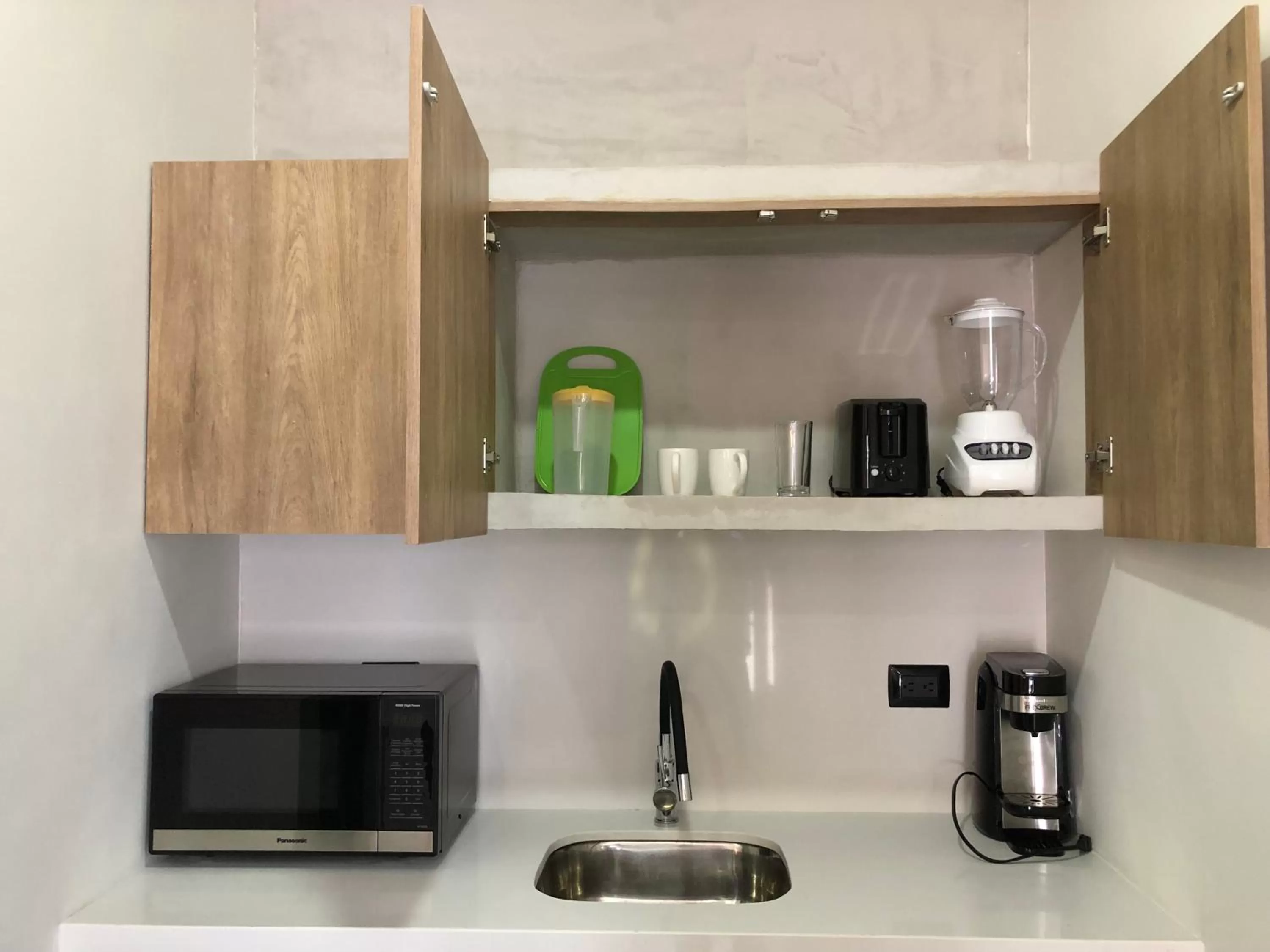 Coffee/tea facilities, Kitchen/Kitchenette in Hotel Suites La Negra Boutique