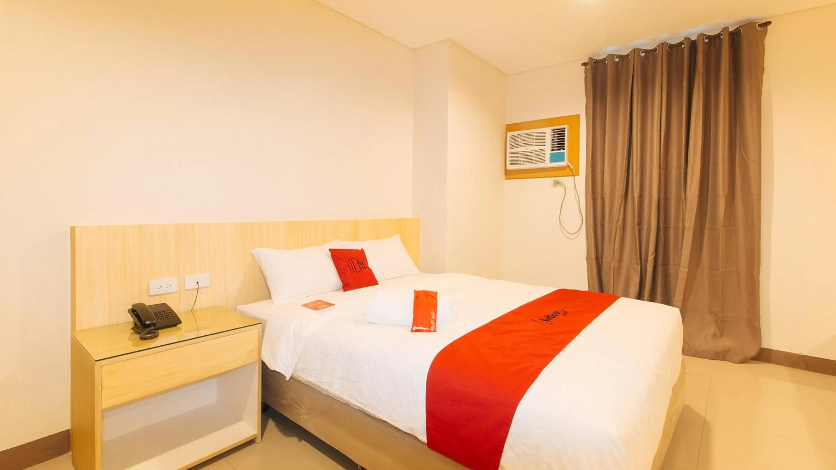 Bed in RedDoorz Plus @ Kaizen Suites Taft Avenue