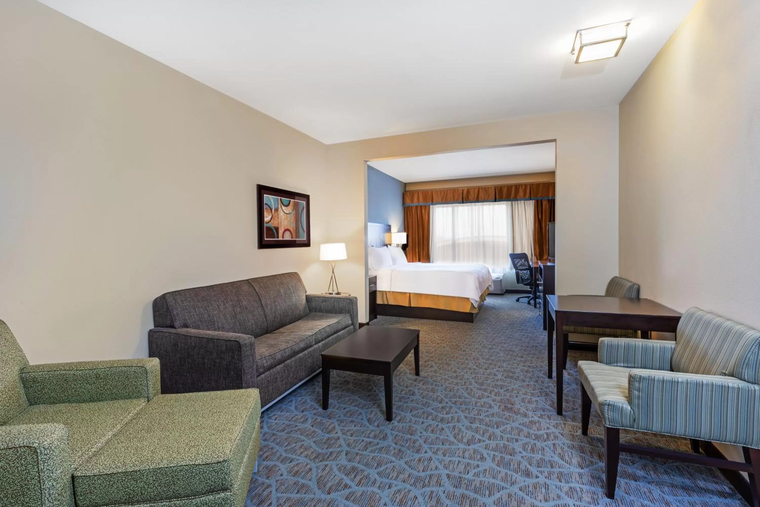 Photo of the whole room, Bed in Holiday Inn Express Hotel & Suites Floresville by IHG