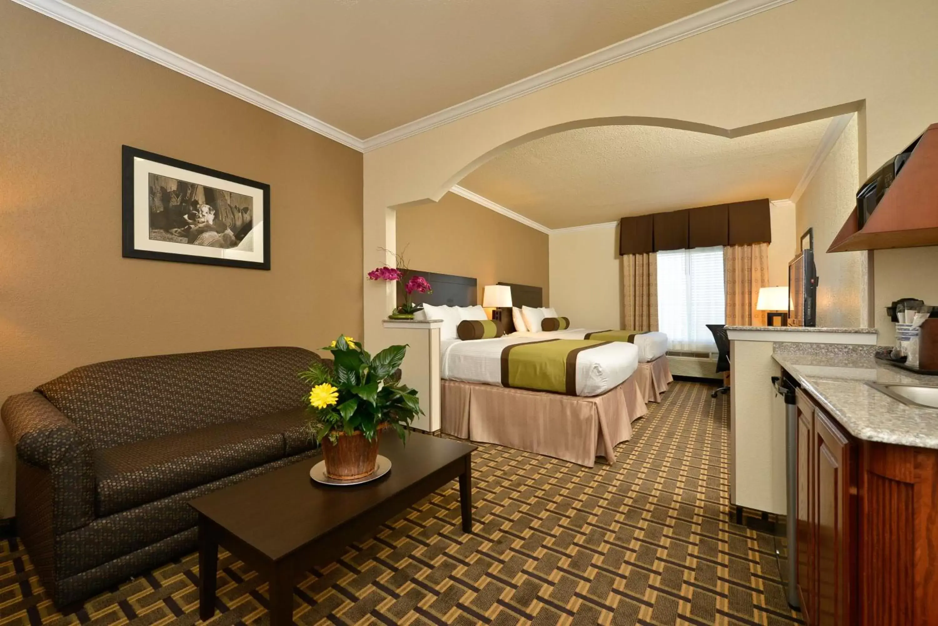 Queen Suite with Two Queen Beds and Sofa Bed - Wet Bar/Non-Smoking in Best Western Plus Cutting Horse Inn & Suites Queen Suite with Two Queen Beds and Sofa Bed - Wet Bar/Non-Smoking in Best Western Plus Cutting Horse Inn & Suites