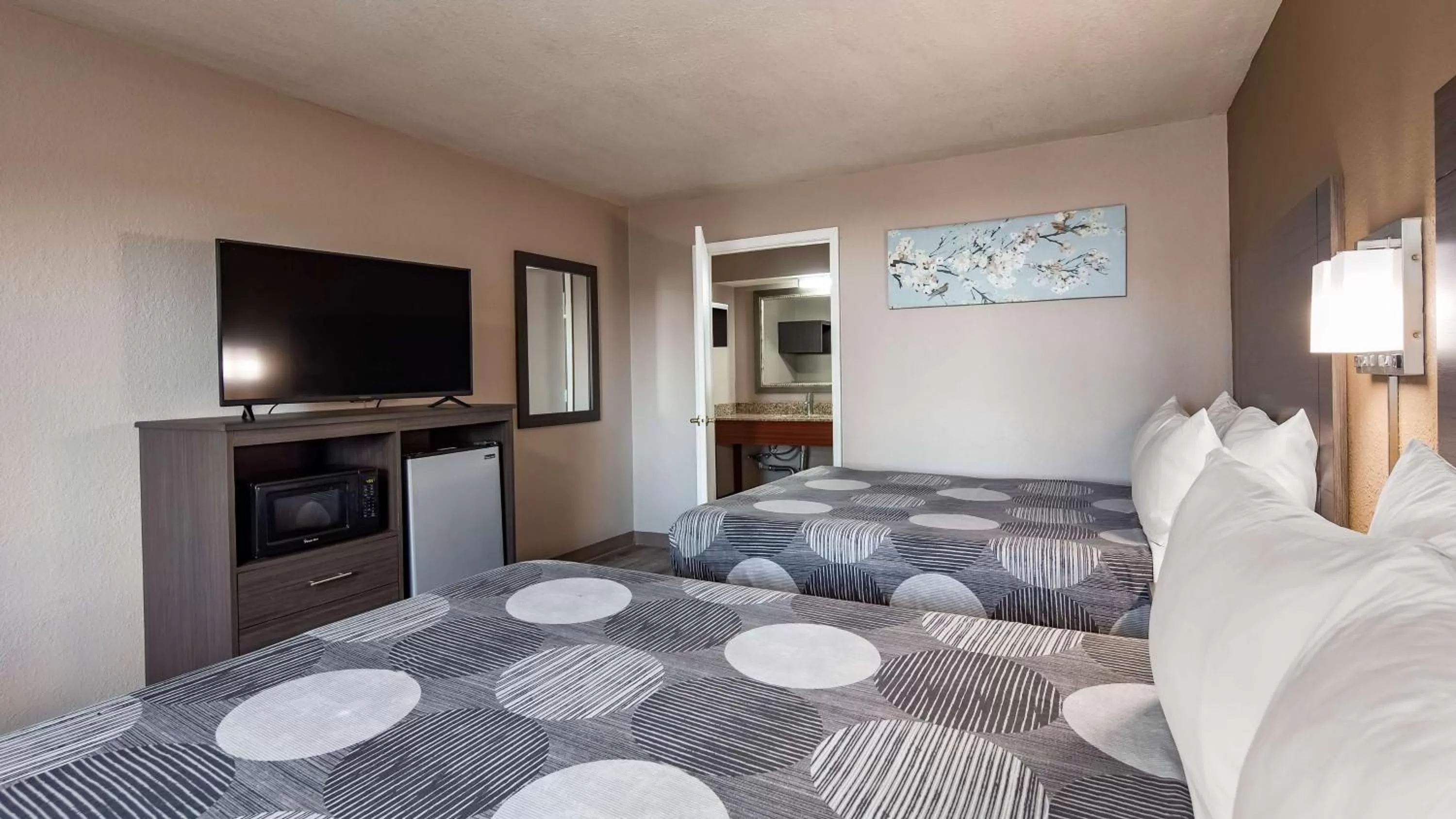 Photo of the whole room in SureStay Hotel By Best Western Olathe