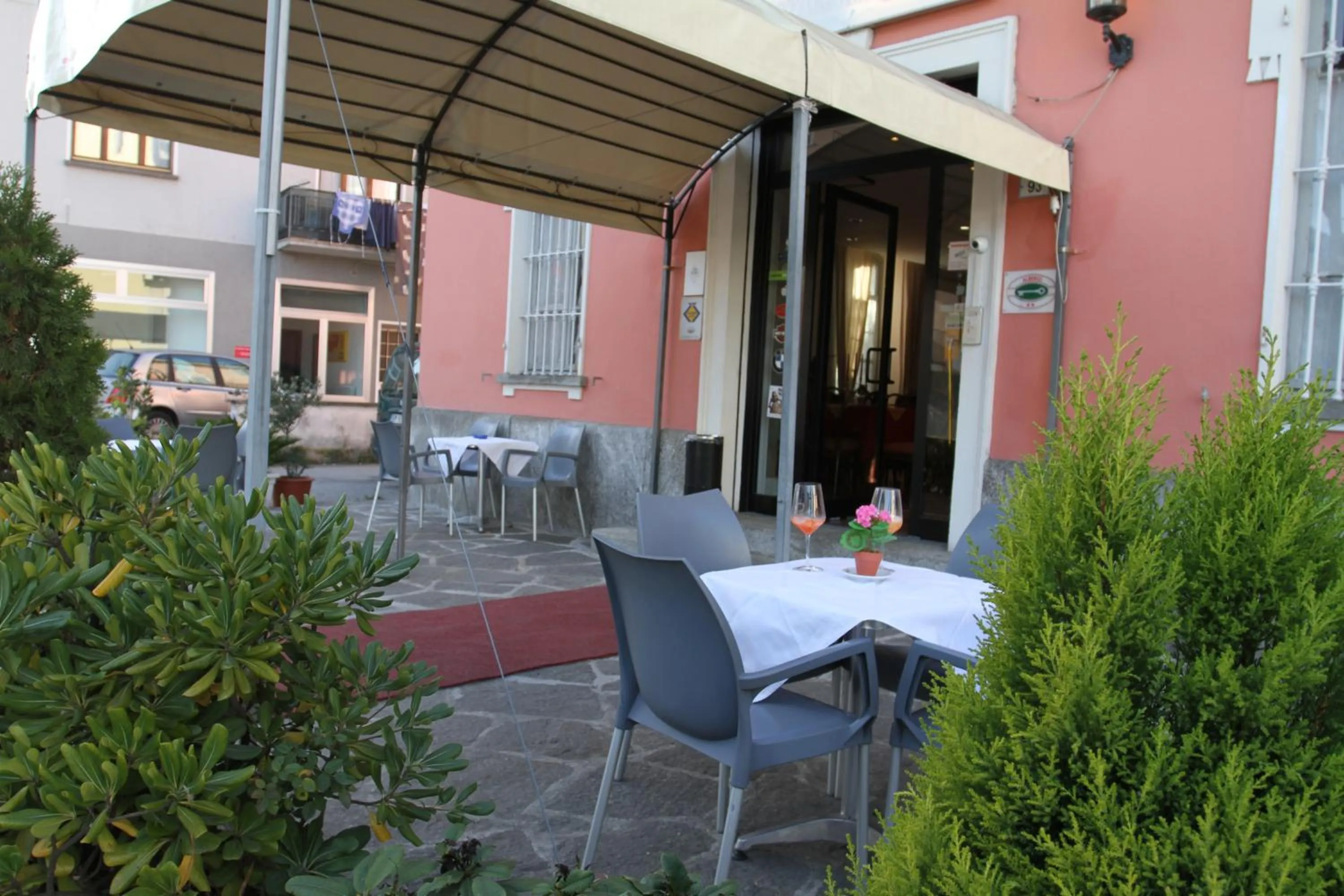 Restaurant/places to eat in Hotel Domodossola