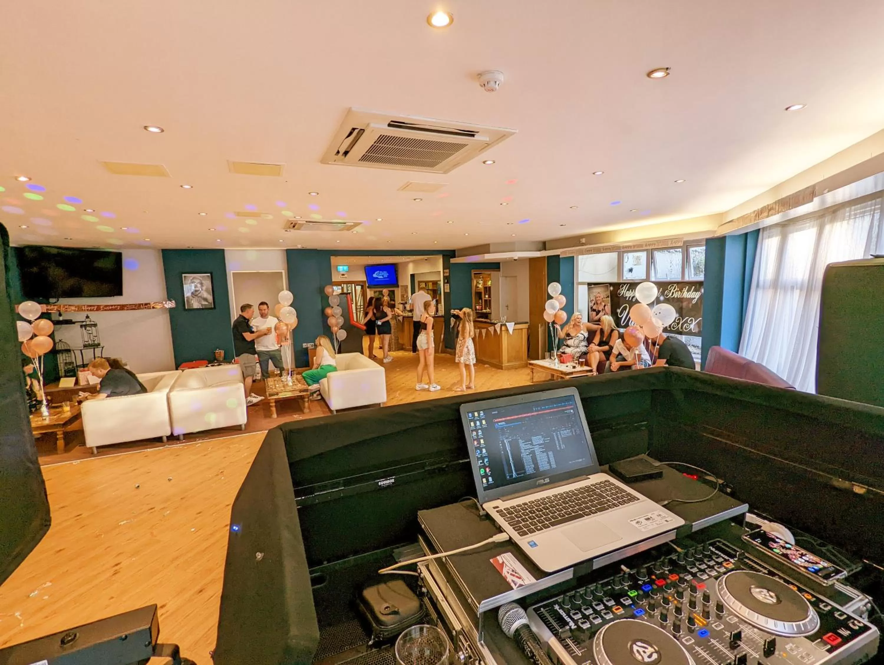 Evening entertainment in Hotel Celebrity Bournemouth East Cliff by Villare hotels