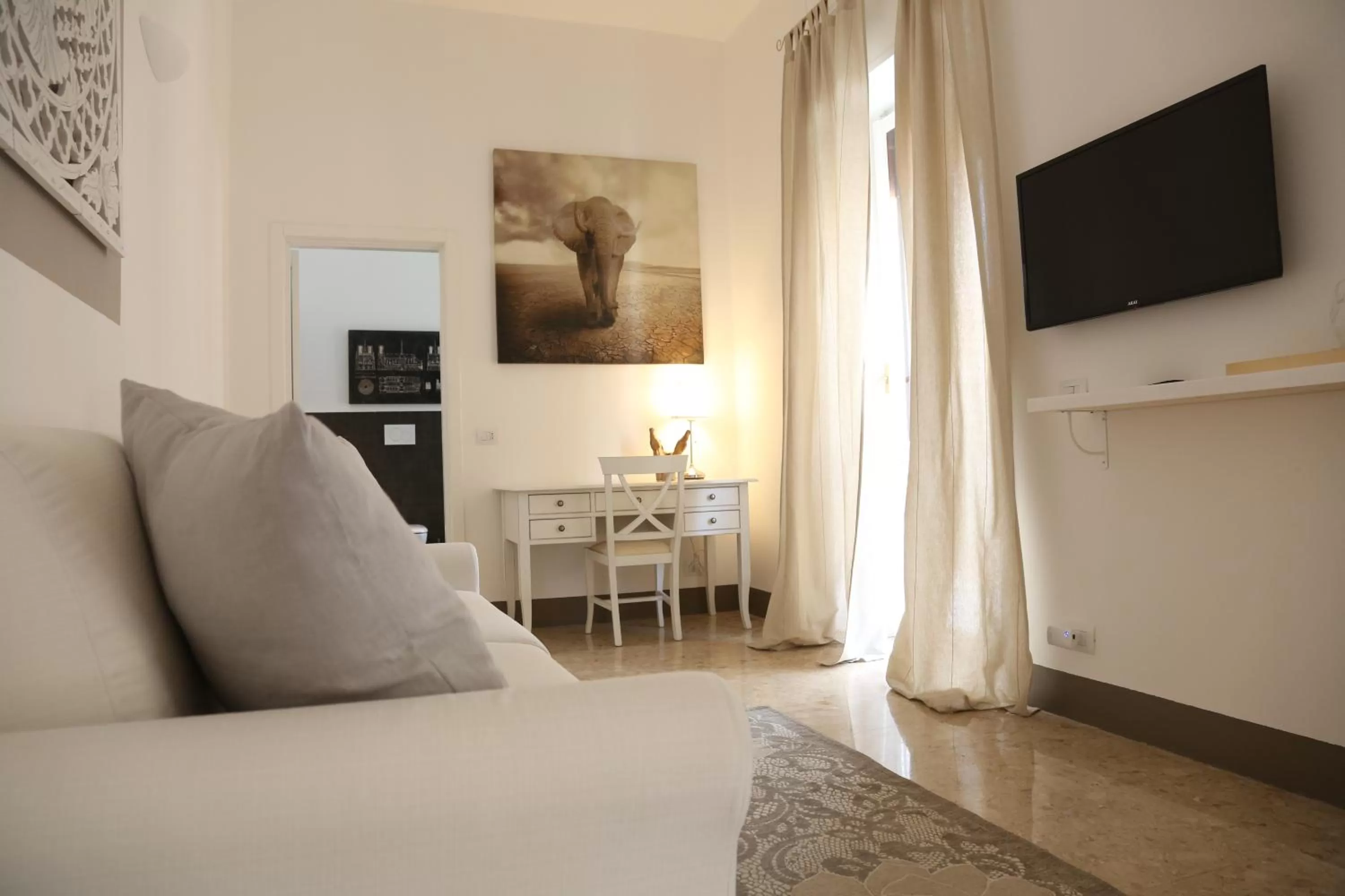 Photo of the whole room in Dimi House